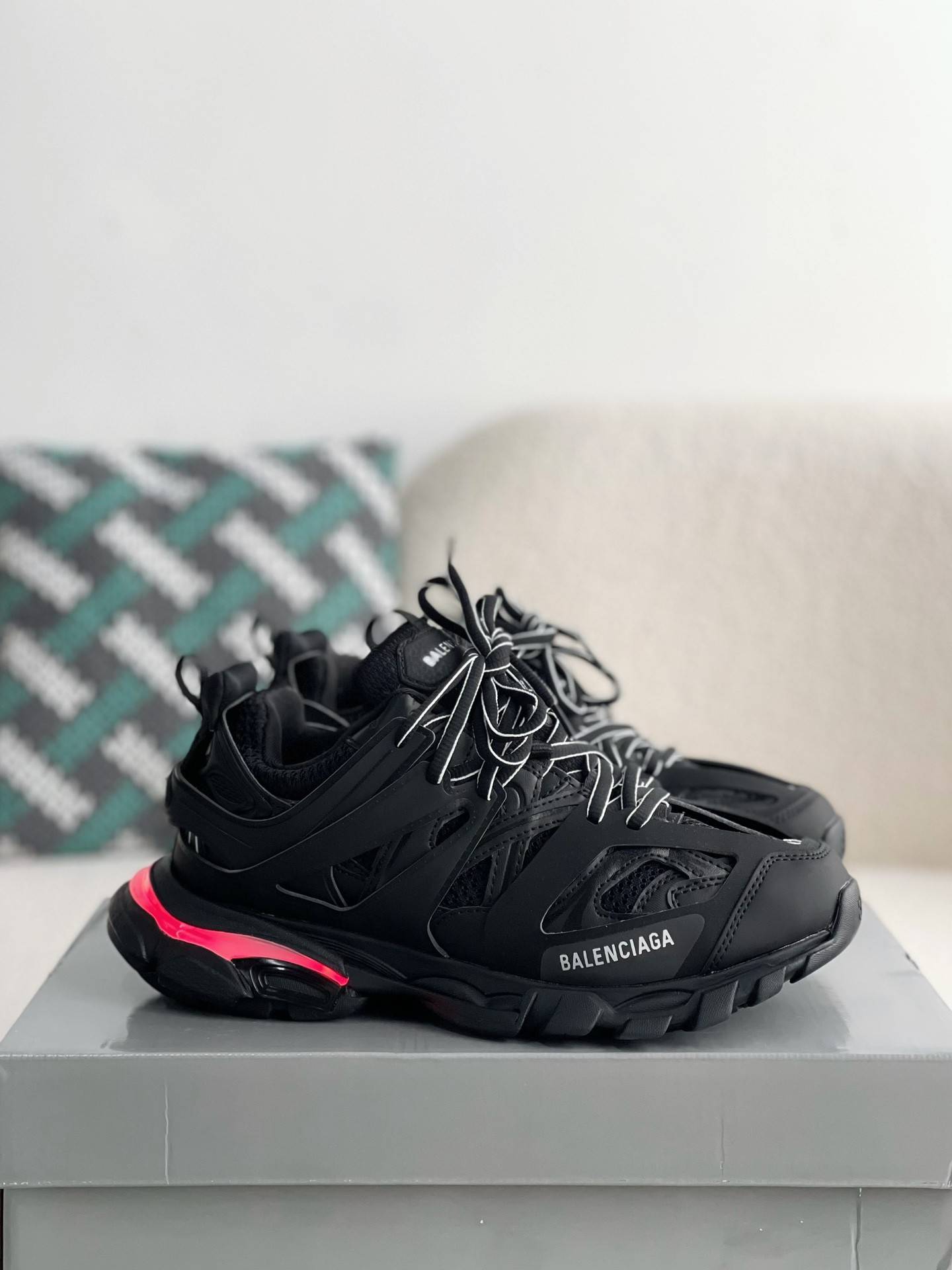 BLCG Track 1.0 track led Trainers