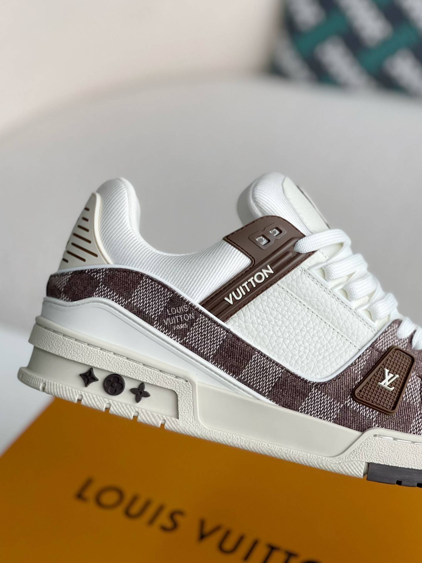 L*V TRAINER SNEAKERS