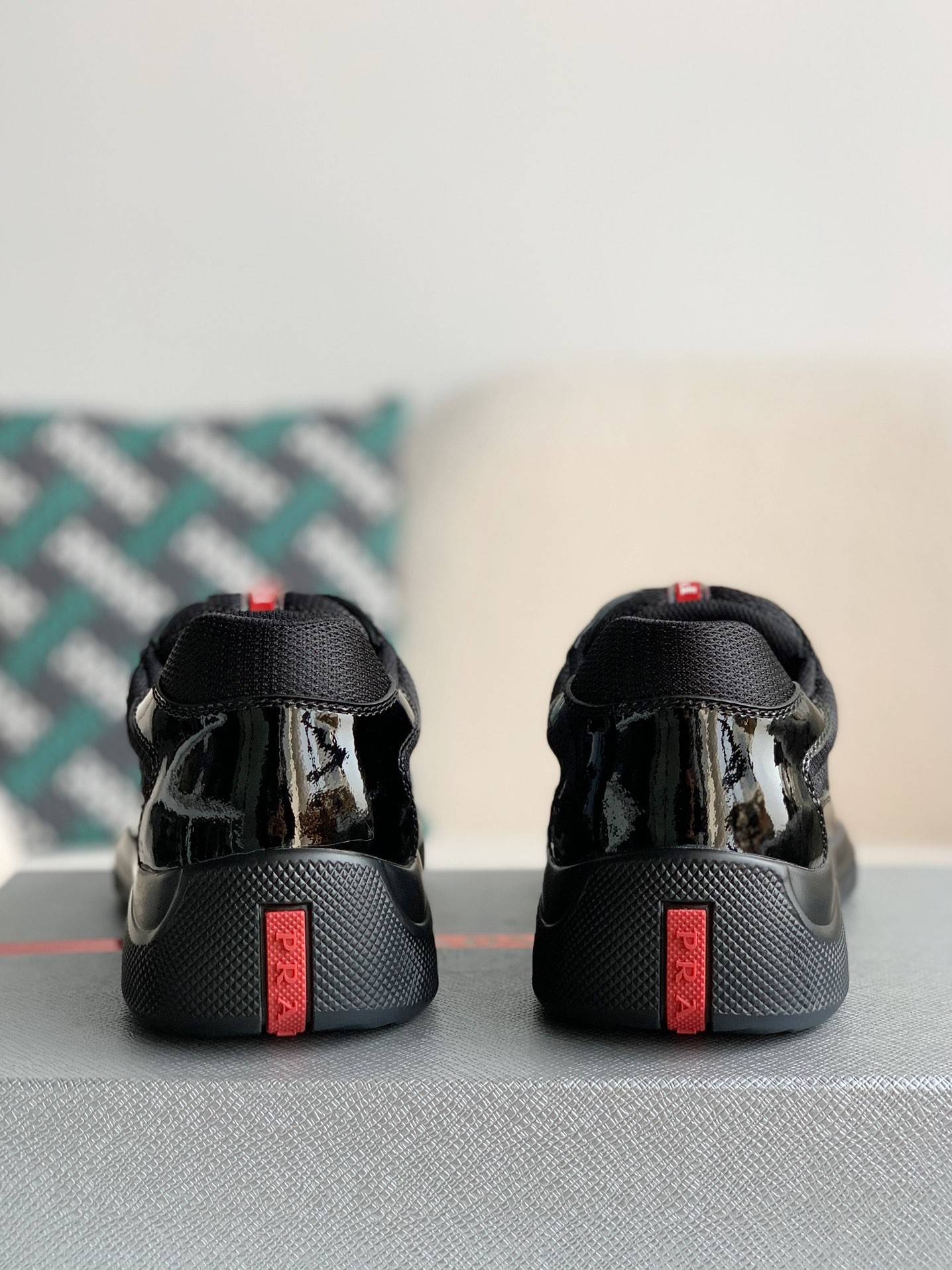 P*DA Sneakers