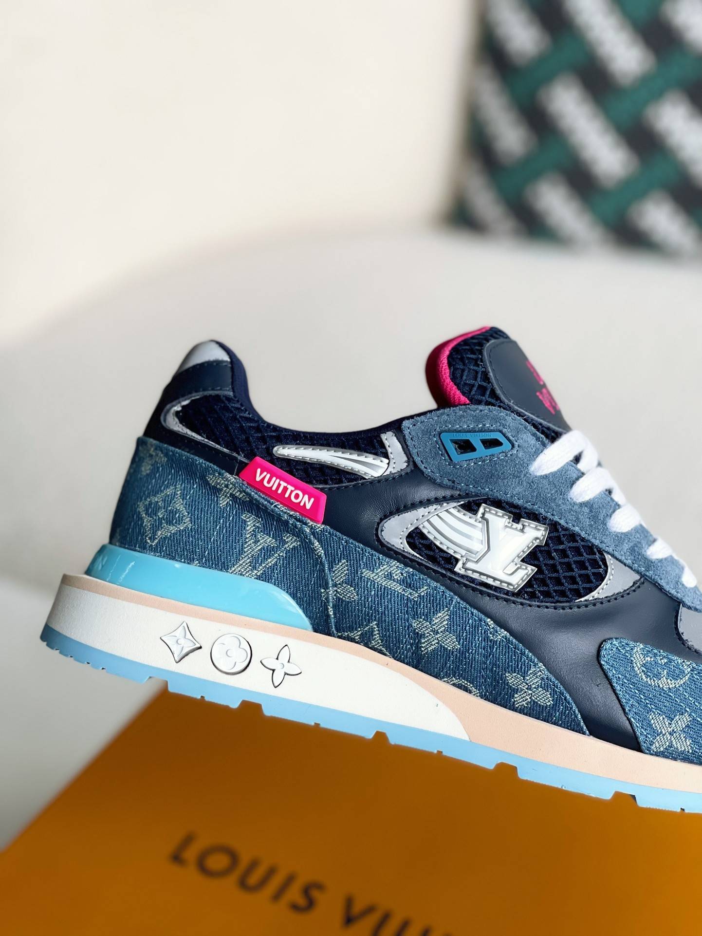 L*V Low-top running shoes