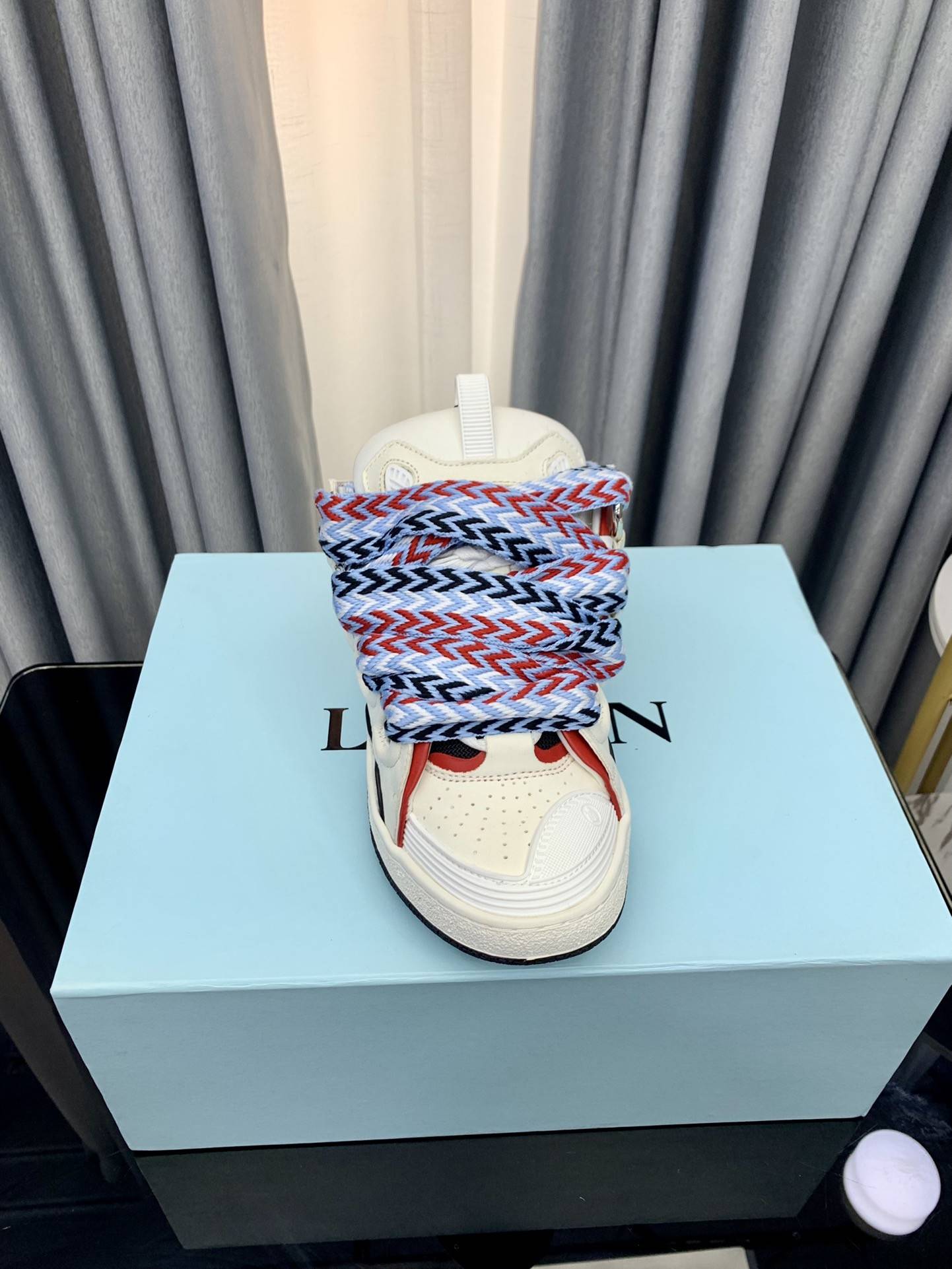 LA*N Sneaker