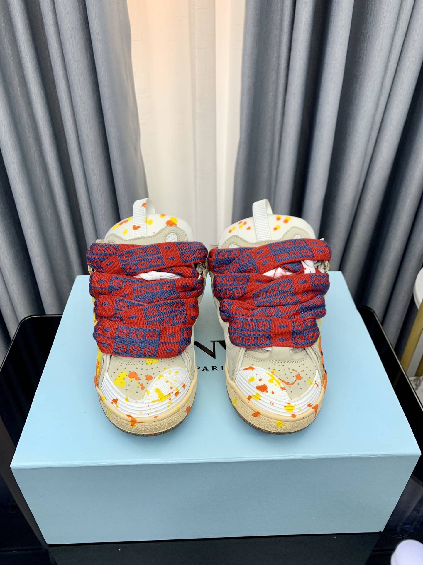 LA*N Sneaker