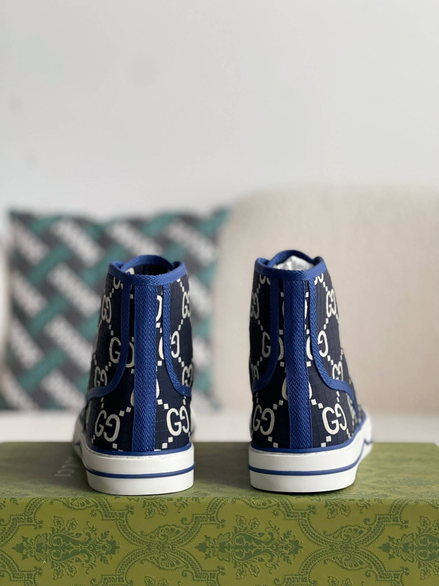 GU*IHigh-top shoes