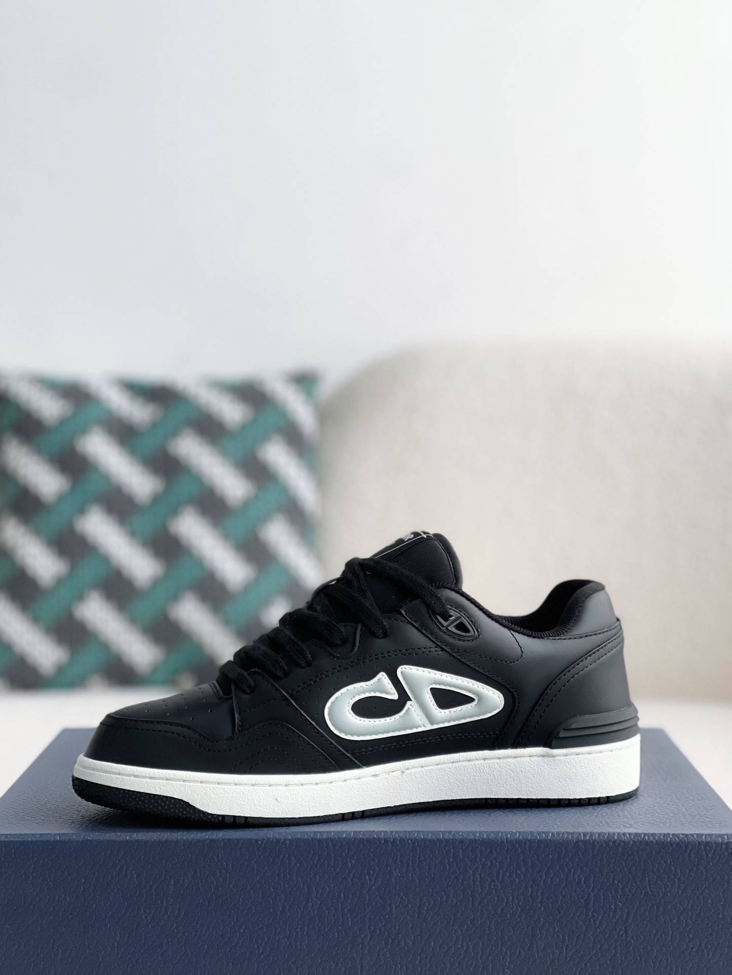 D*OR B57 Sneakers