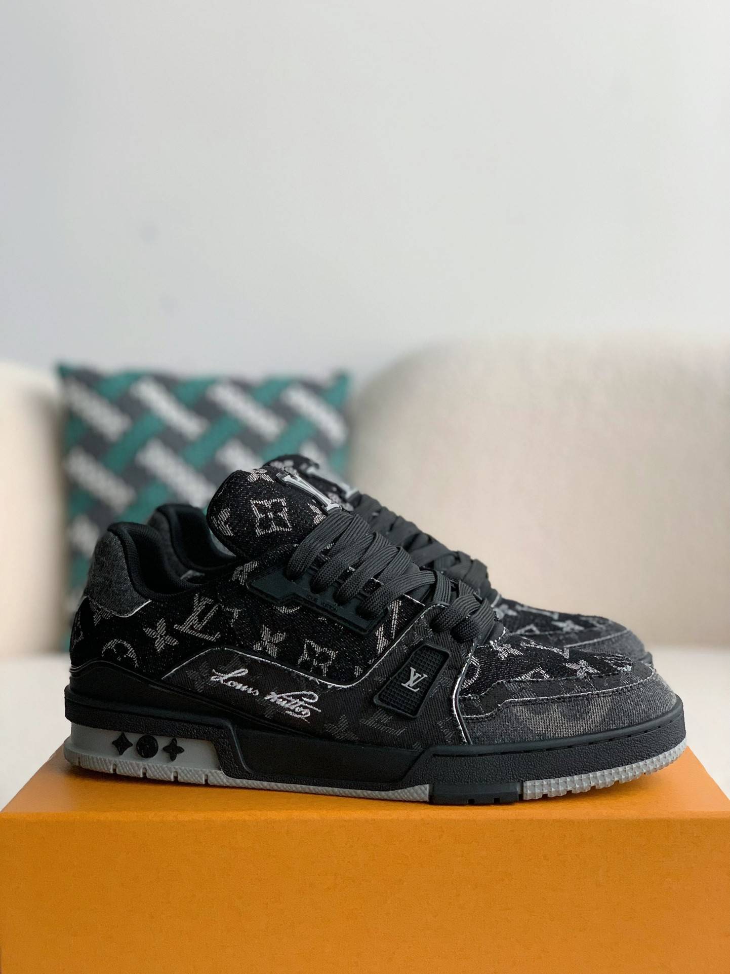 L*V TRAINER