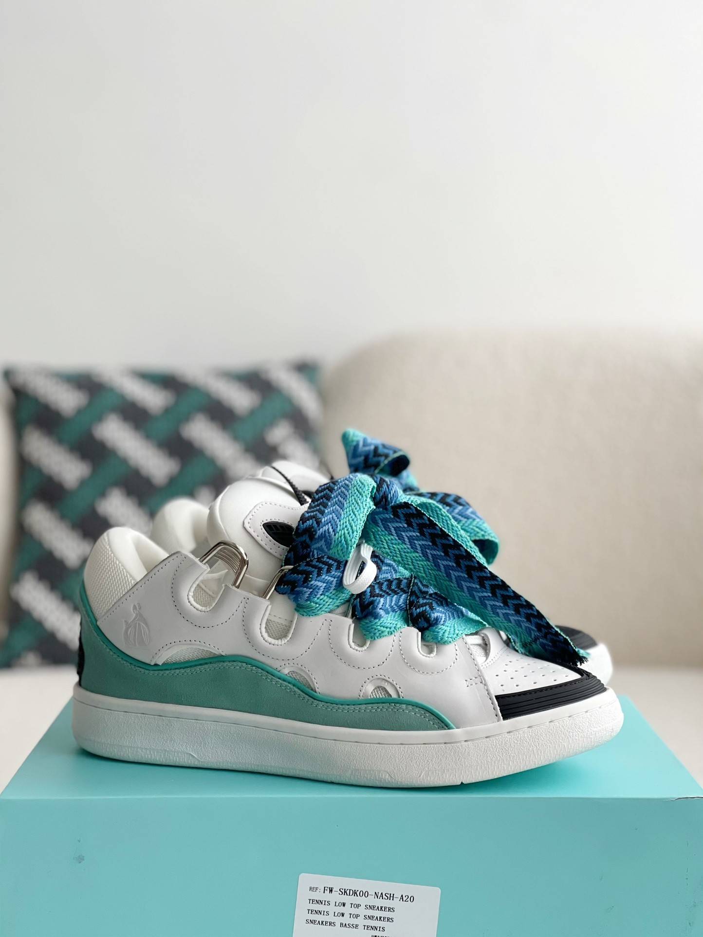 LA*N Sneaker
