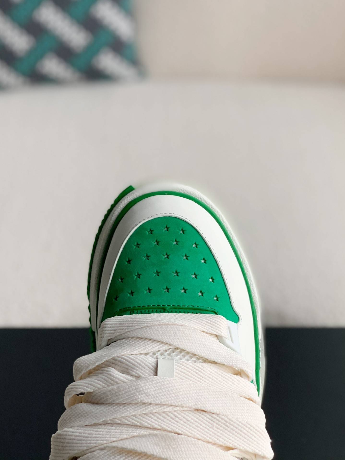 A*RI sneaker