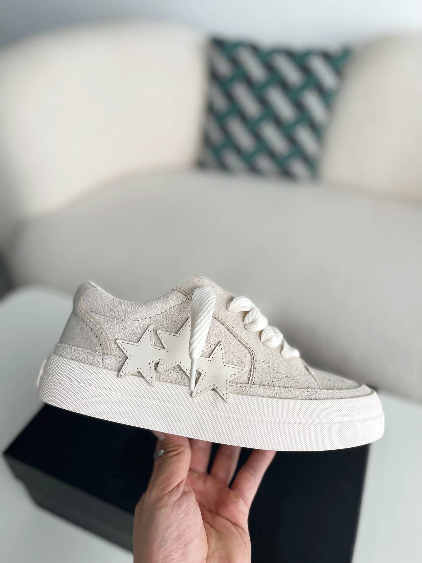 A*RI Sneakers