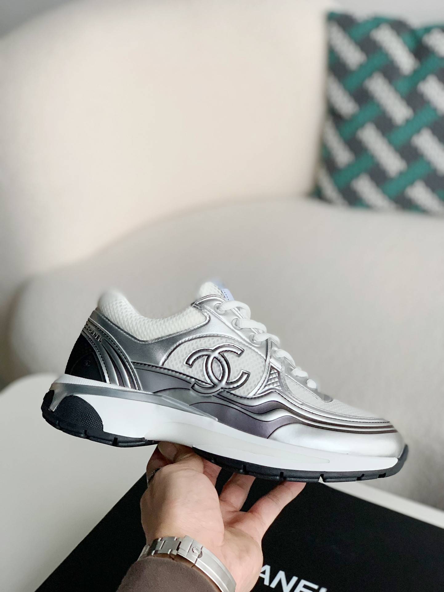 CH*EL  Sneakers