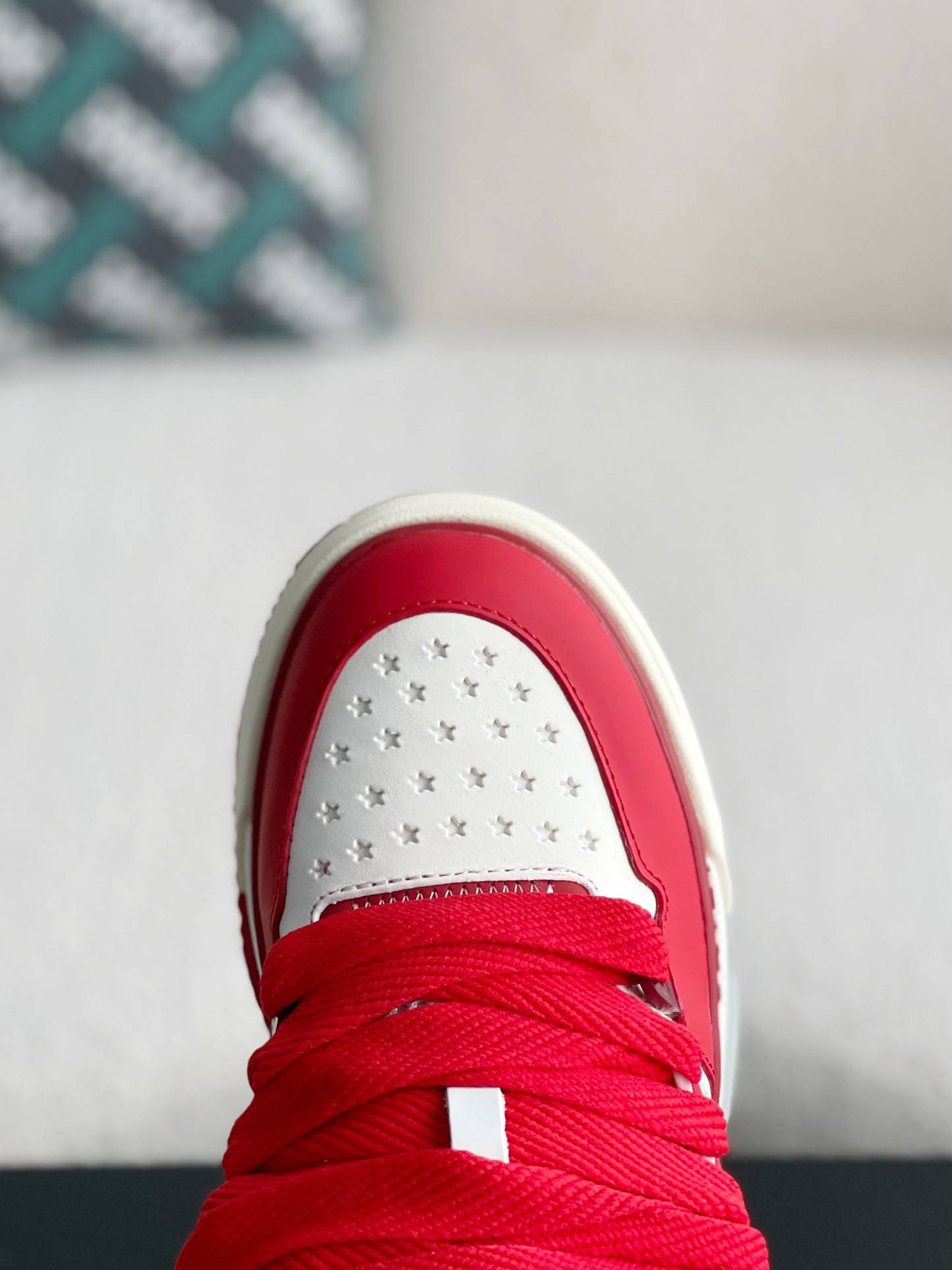A*RI sneaker