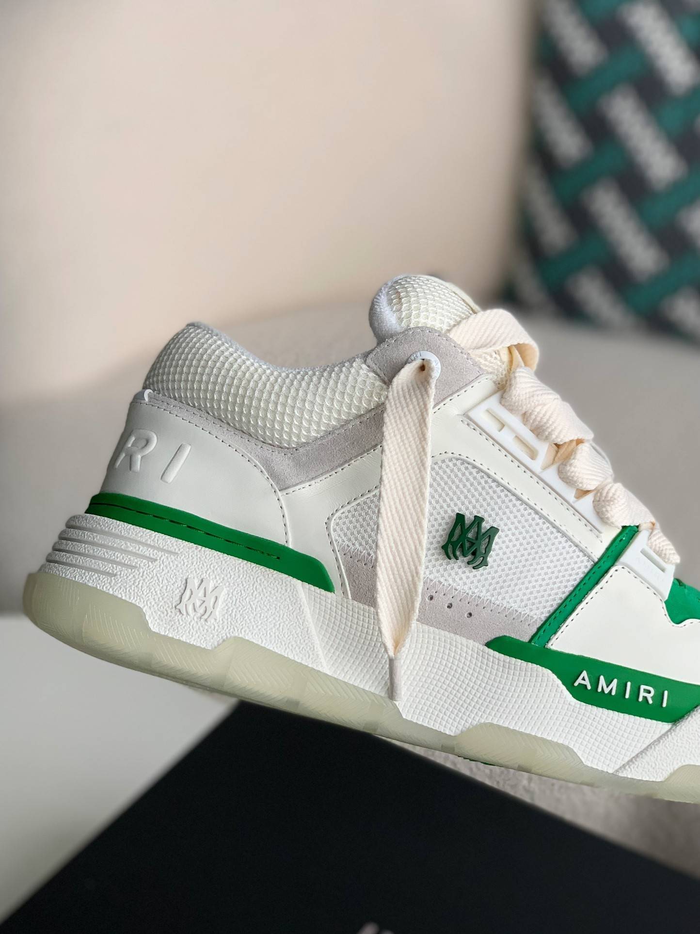 A*RI sneaker