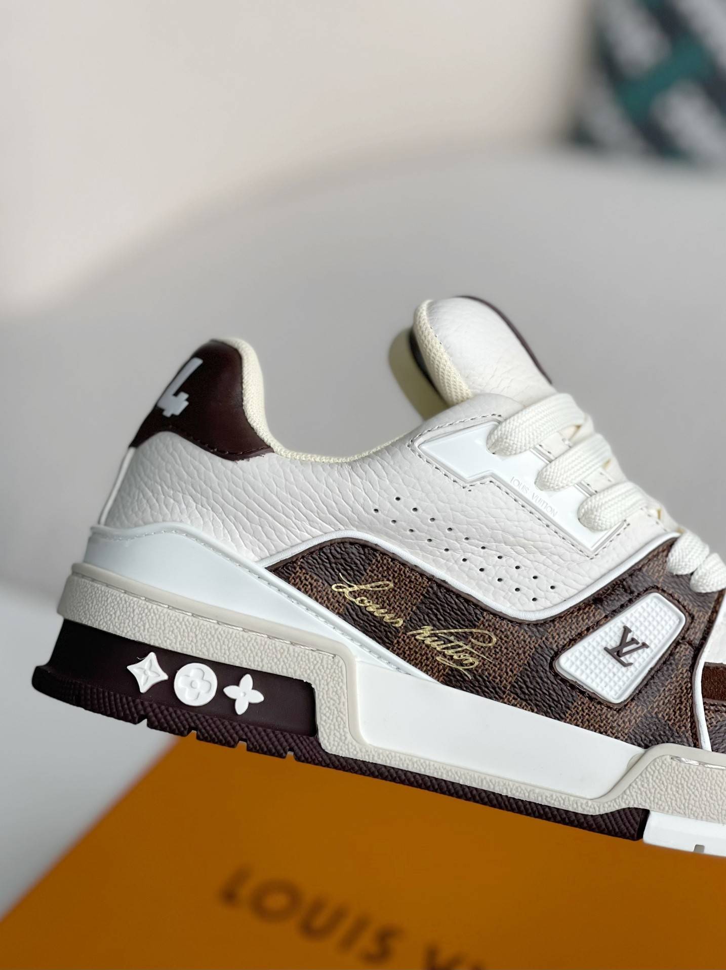 L*V TRAINER SNEAKERS
