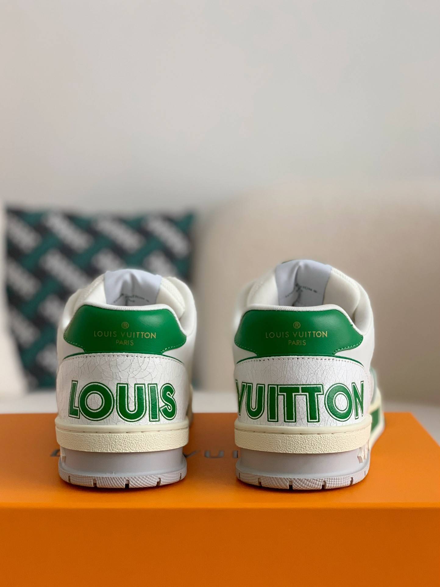 L*V TRAINER 1A98UX Sneakers Fall/Winter