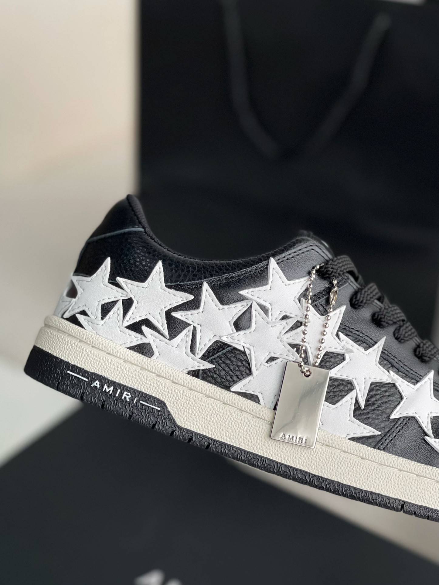 A*RI Sneakers