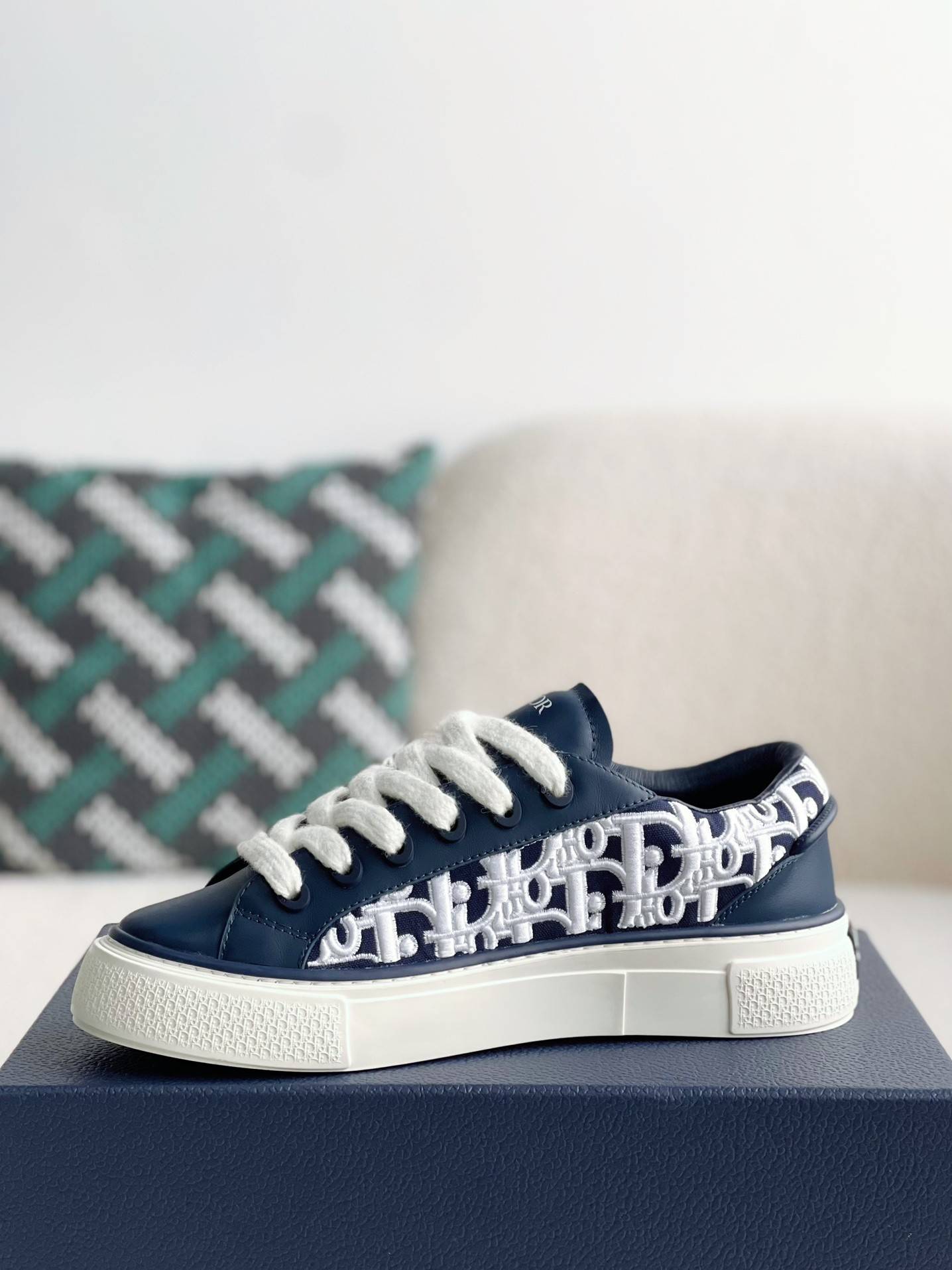 D*OR New B33 Sneaker