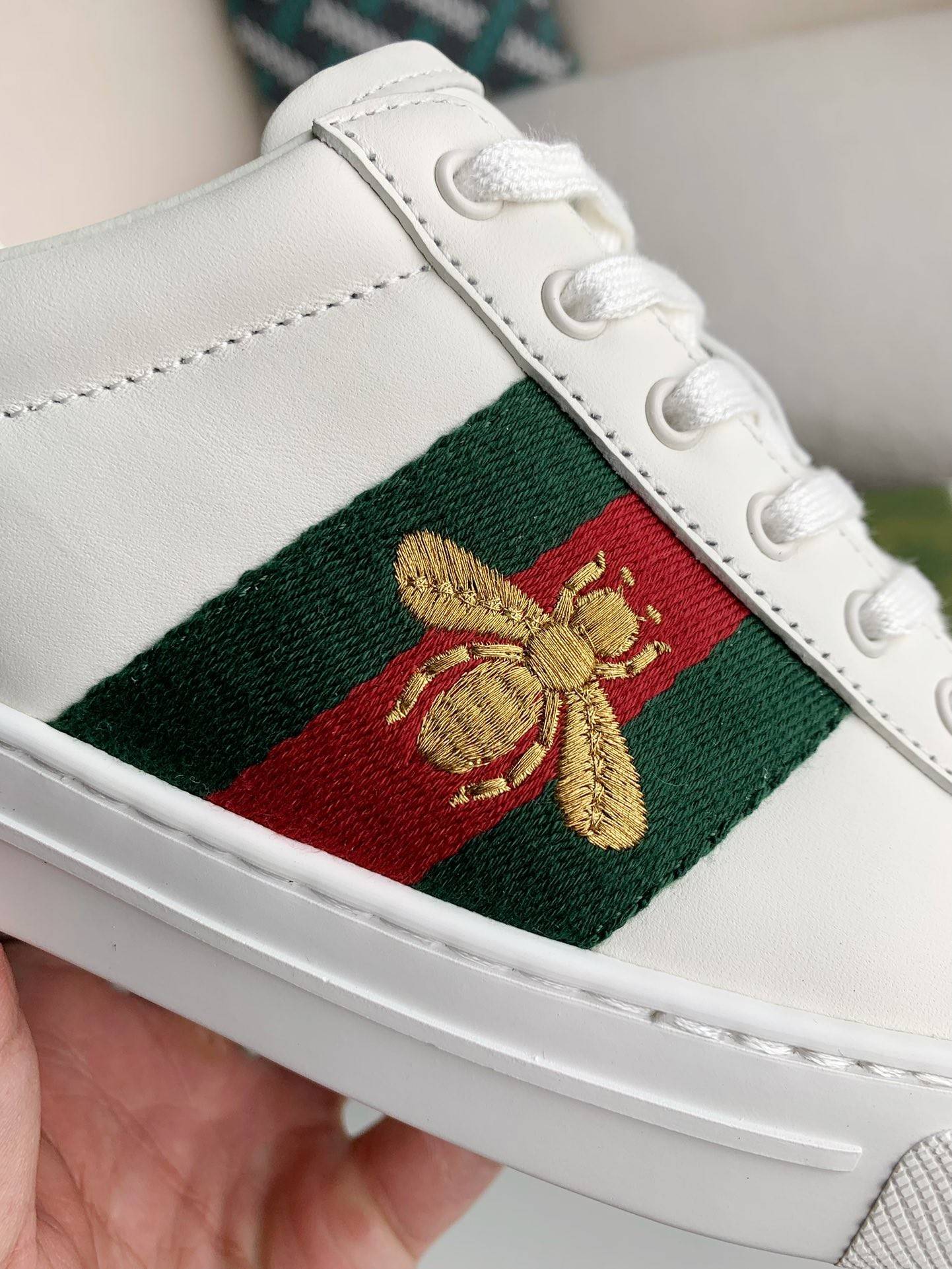 GU*ISneakers