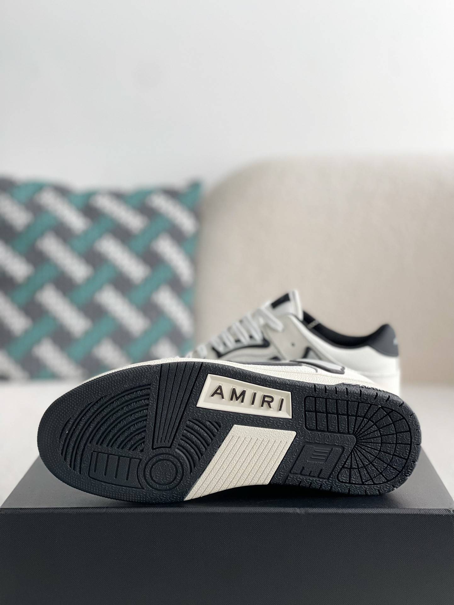 A*RI Bone Sneakers