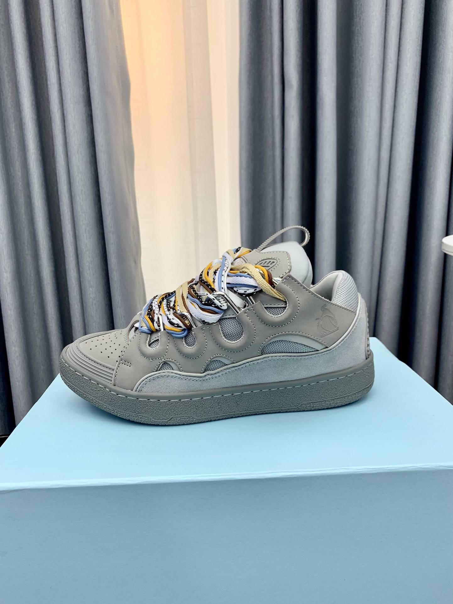 LA*N Sneaker