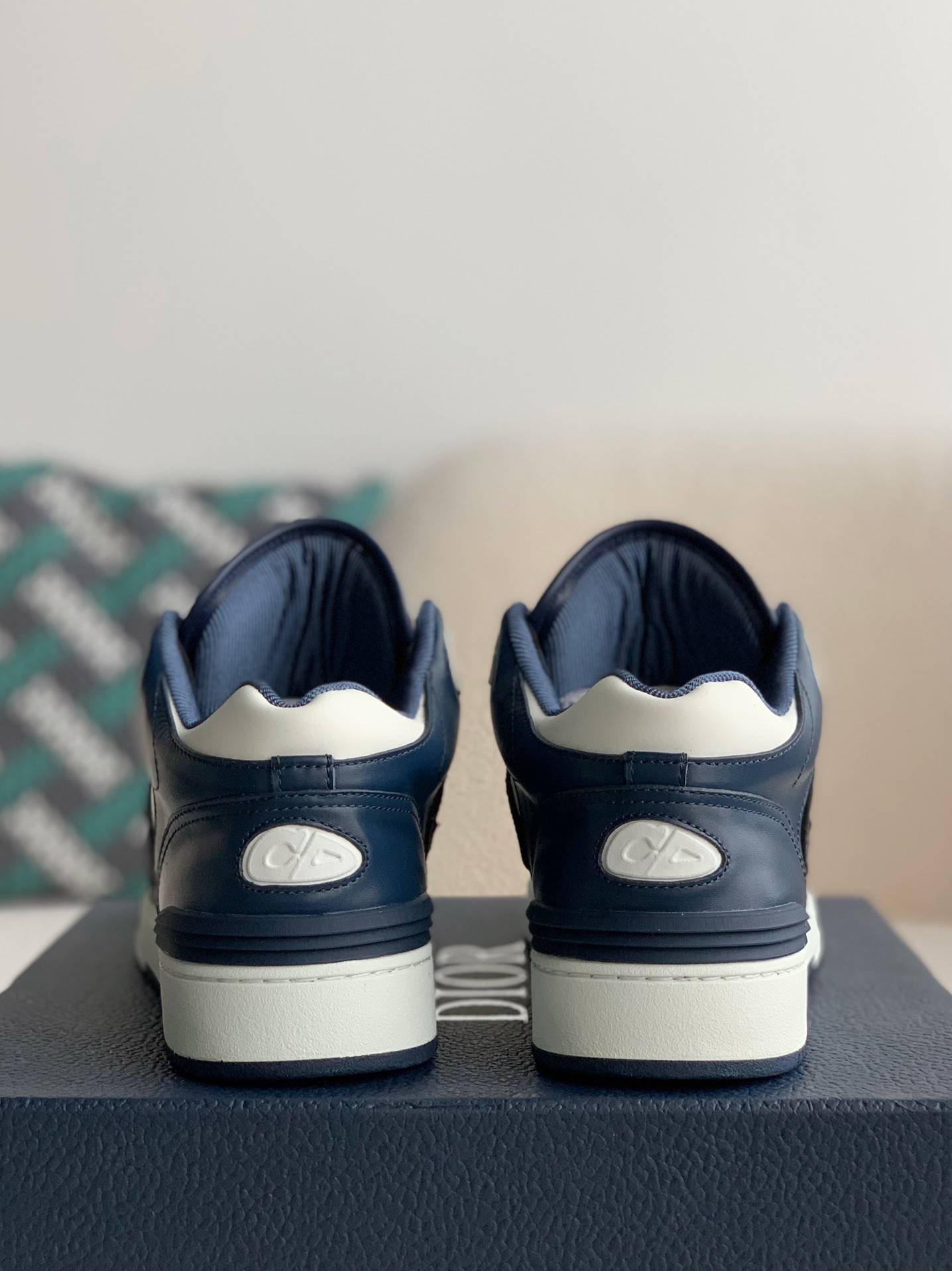 D*OR B57 New Sneaker