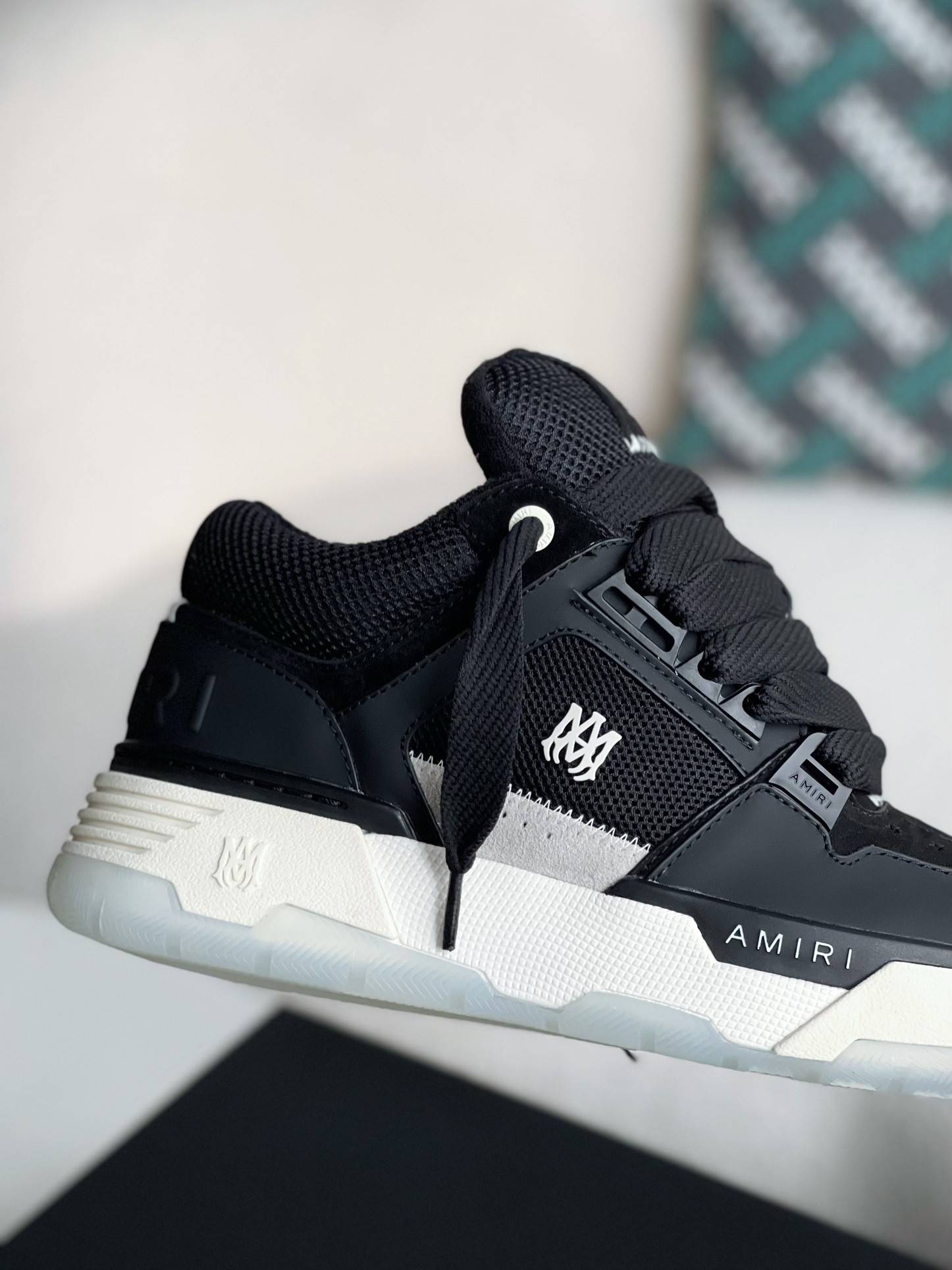 A*RI Sneakers