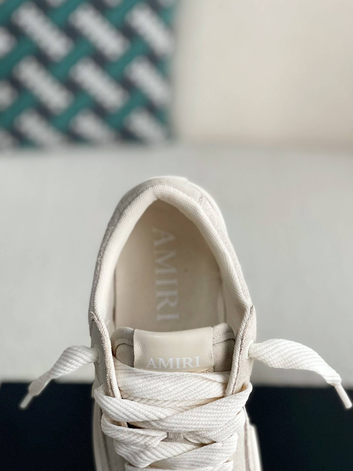 A*RI Sneakers