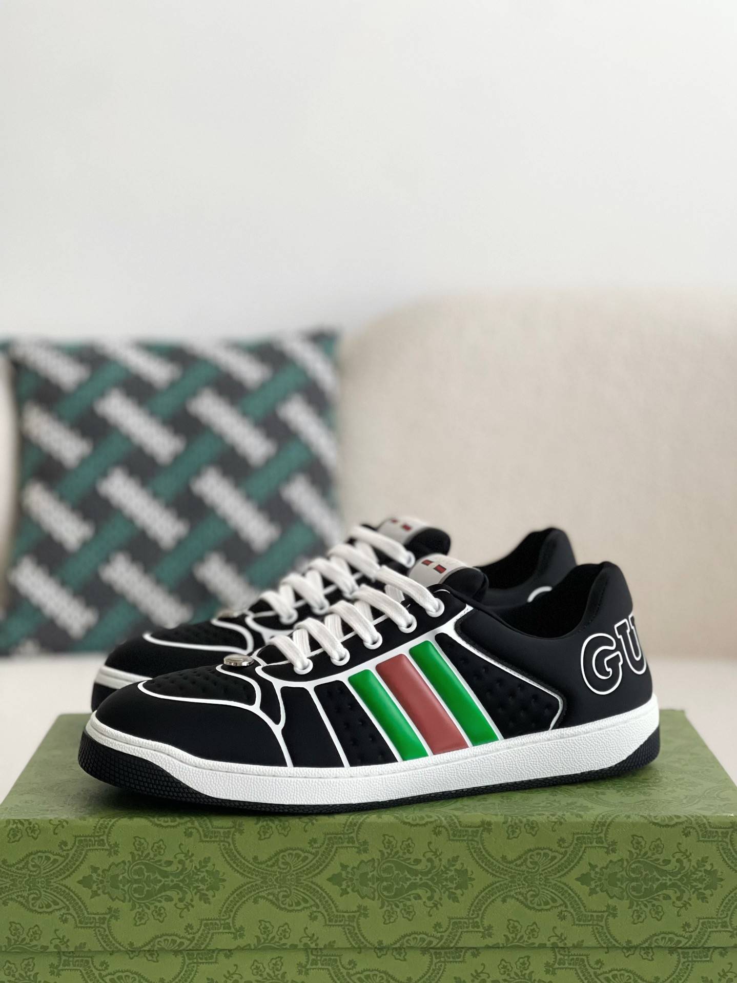 GU*Icasual sneakers