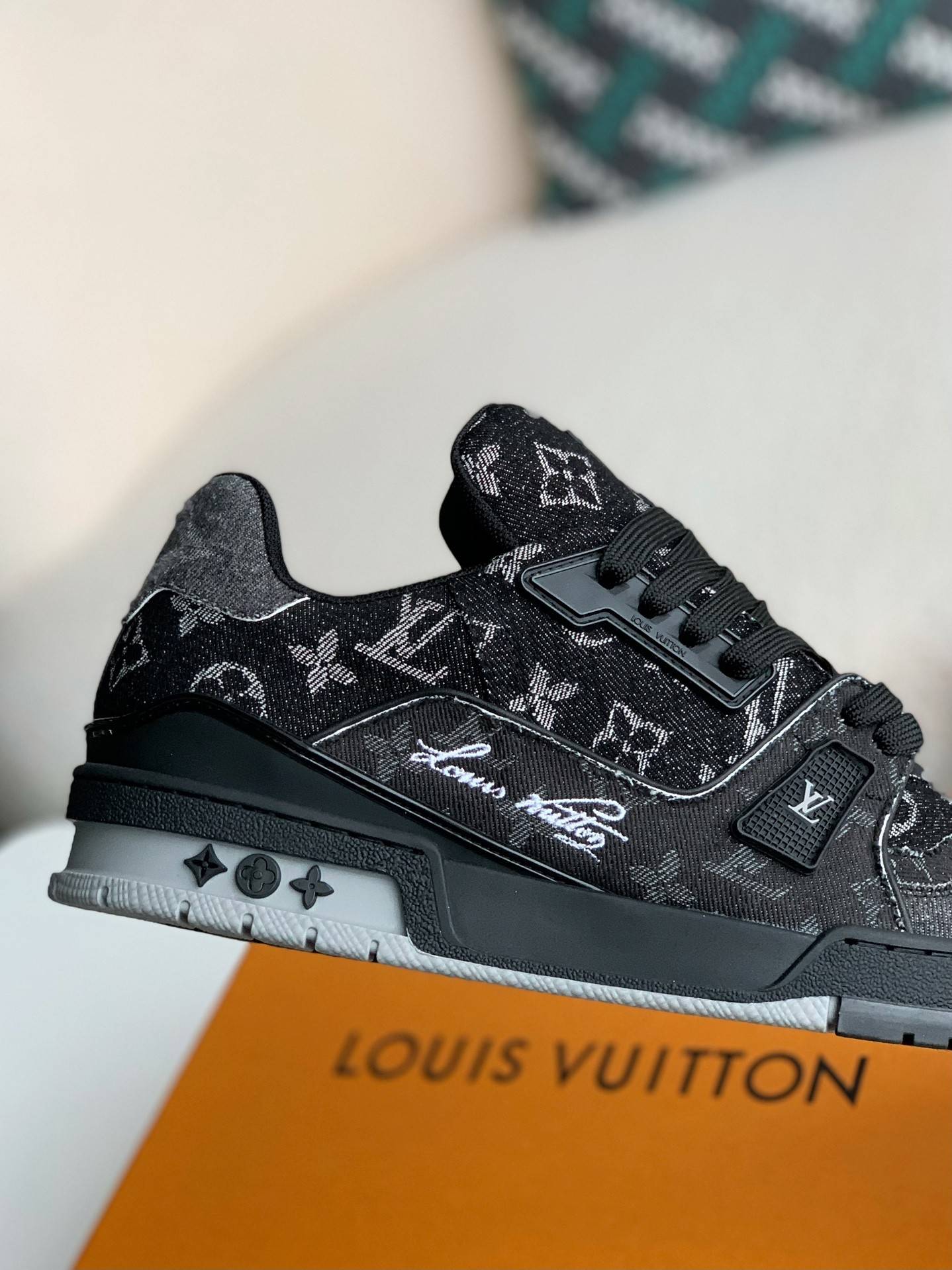 L*V TRAINER