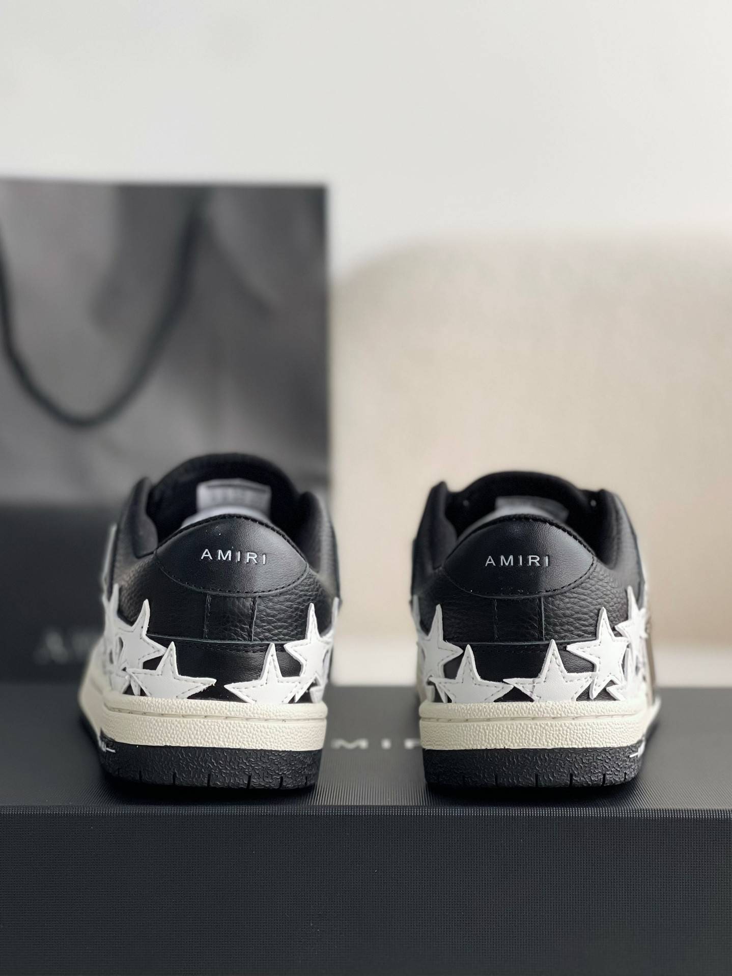 A*RI Sneakers