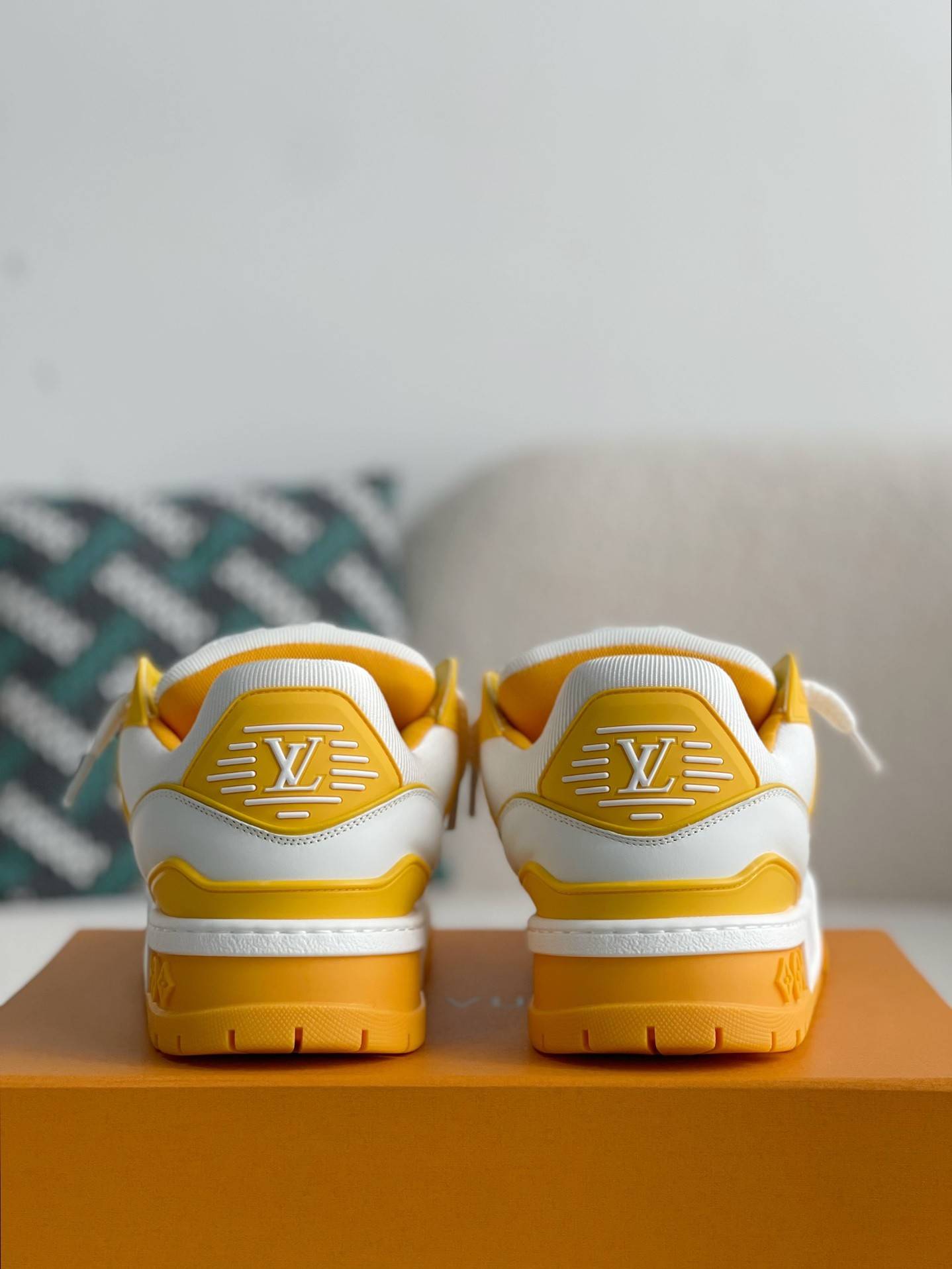 L*V TRAINER MAXI  SNEAKERS