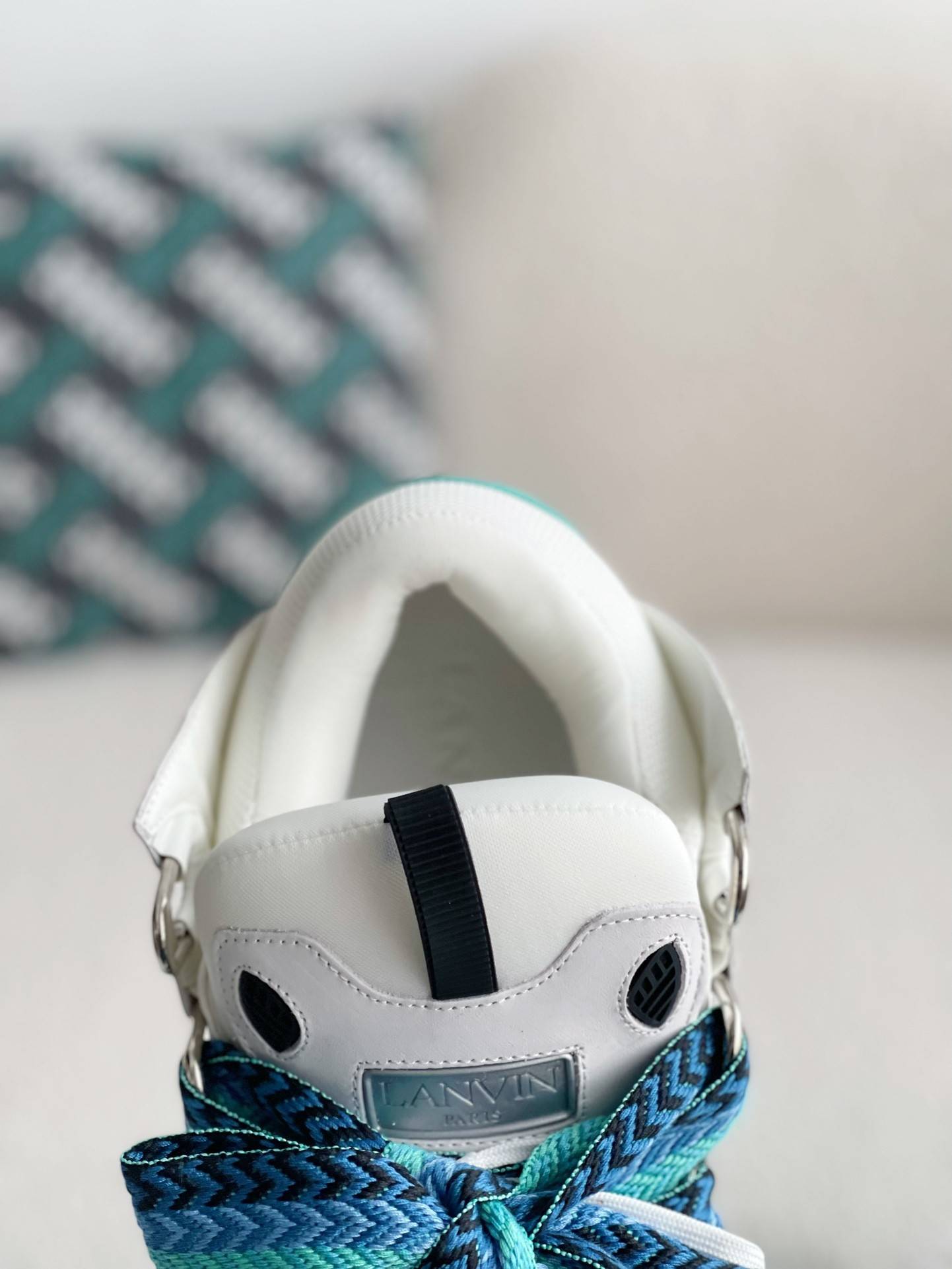 LA*N Sneaker