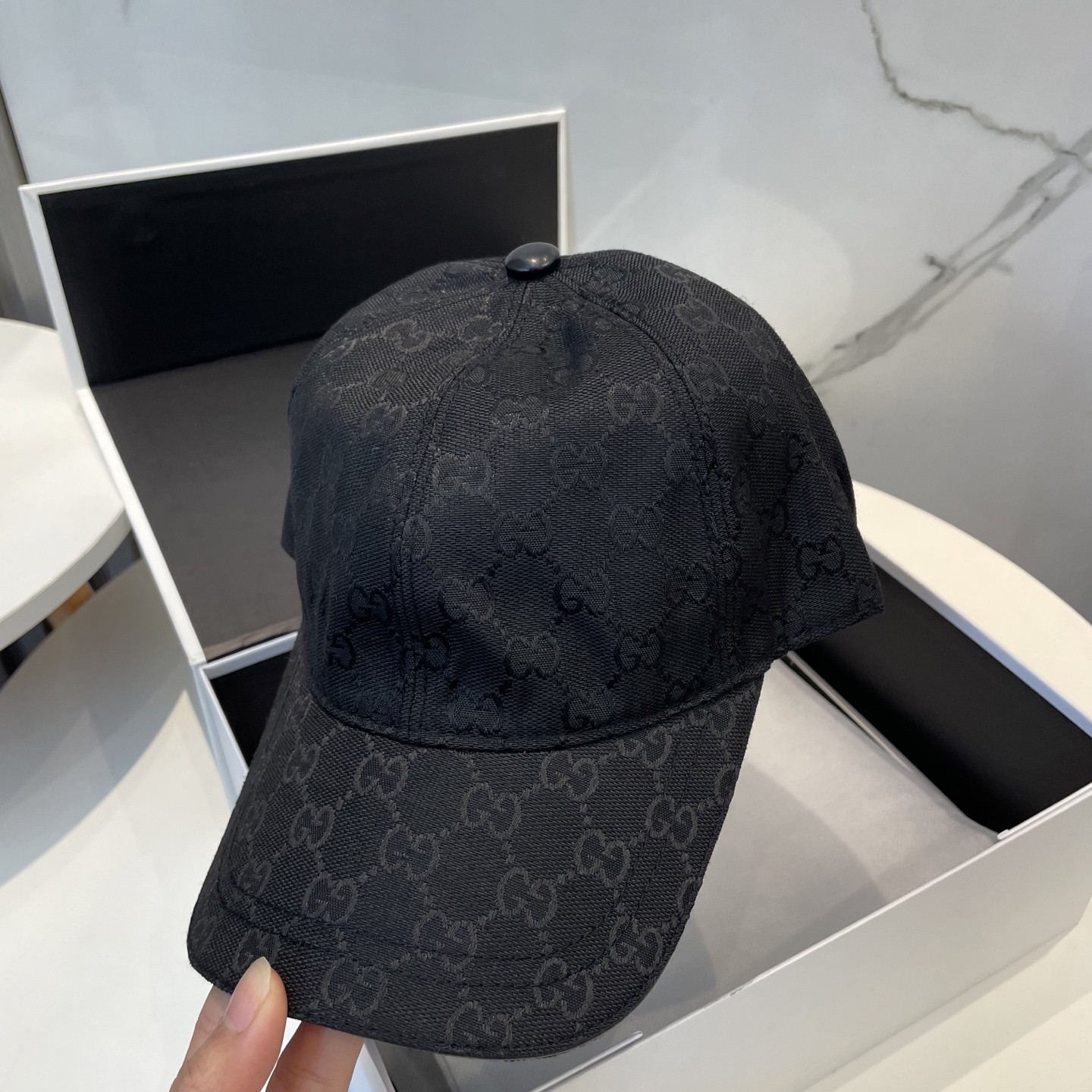 [#4934] G*u*i baseball cap peaked c ap hat