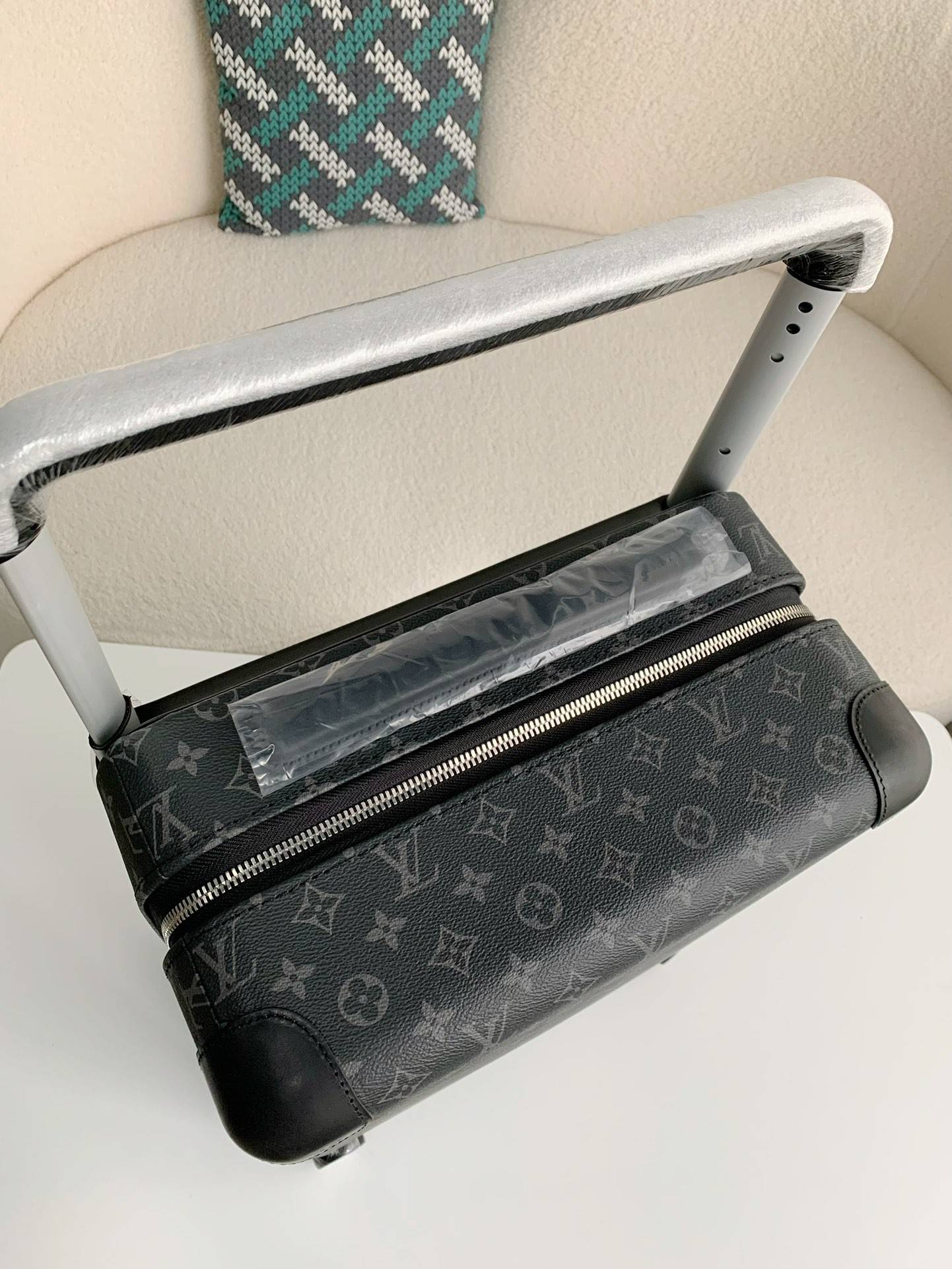 L*V suitcase