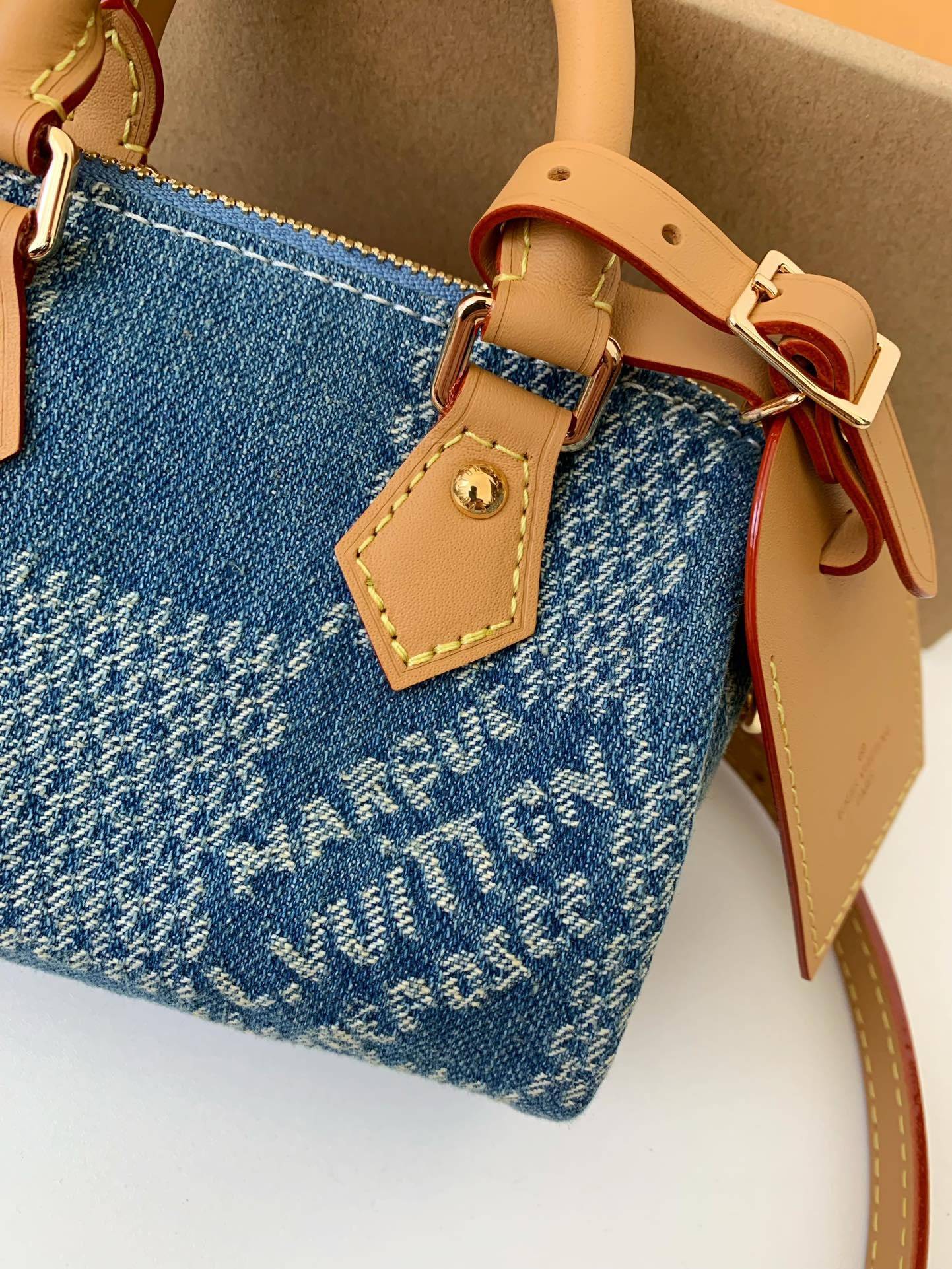 L*V The new SPEEDY 18bandouli ère tannin denim handbag  N40682  Size：18*12*10cm