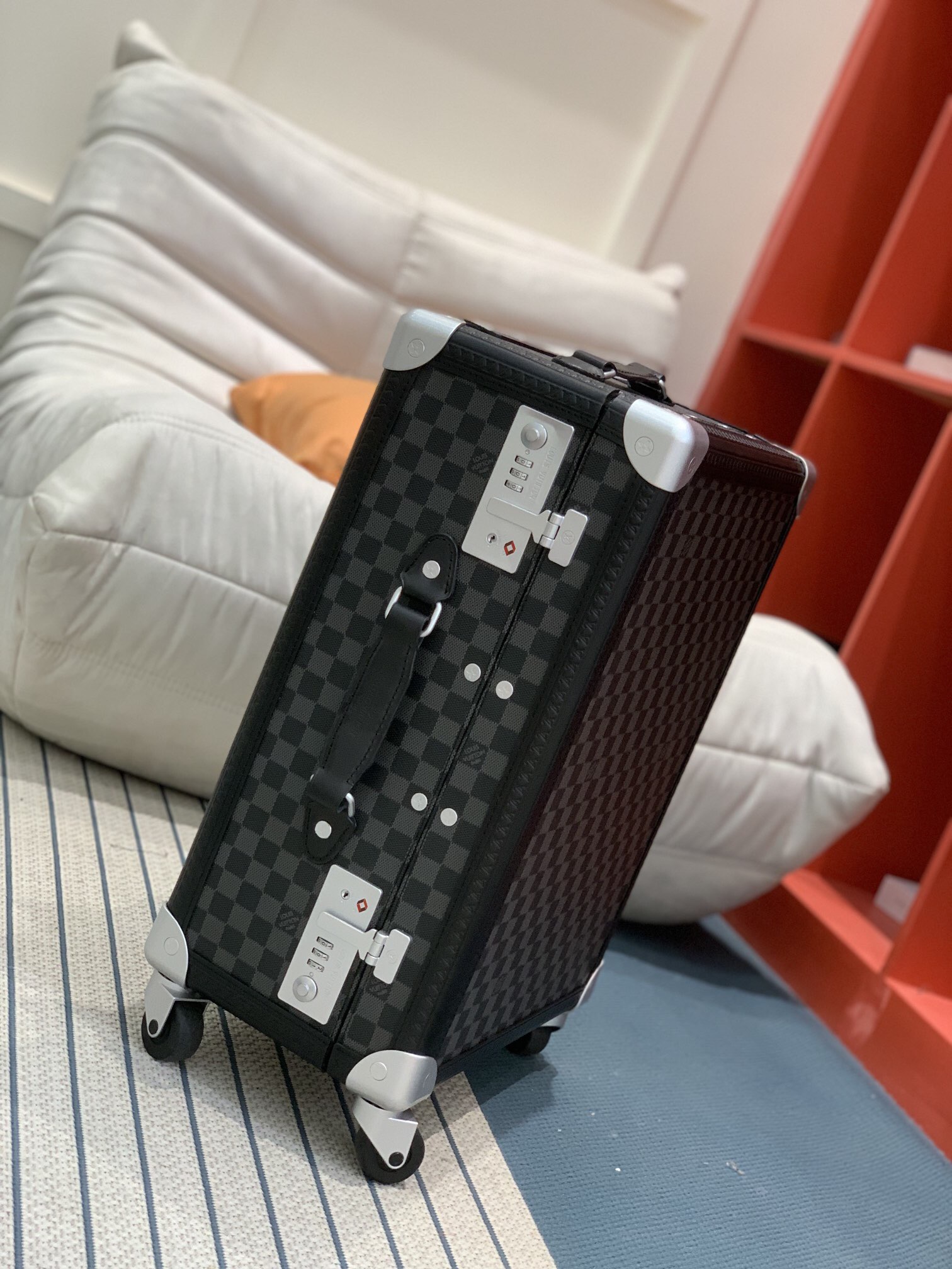 L*V Rolling Trunk
