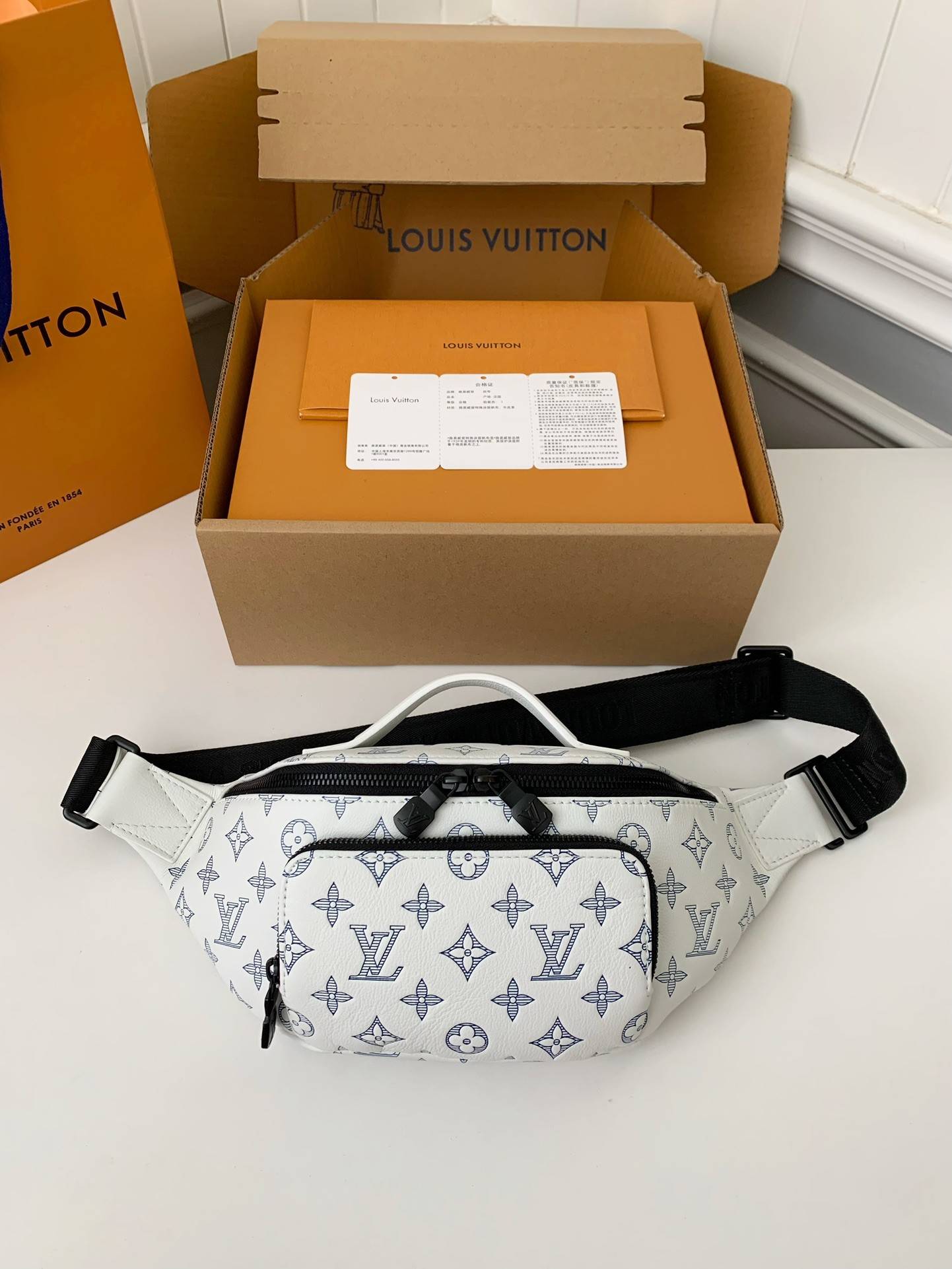New L*V RUSH waist bag M25227 Size: 30*15*8cm
