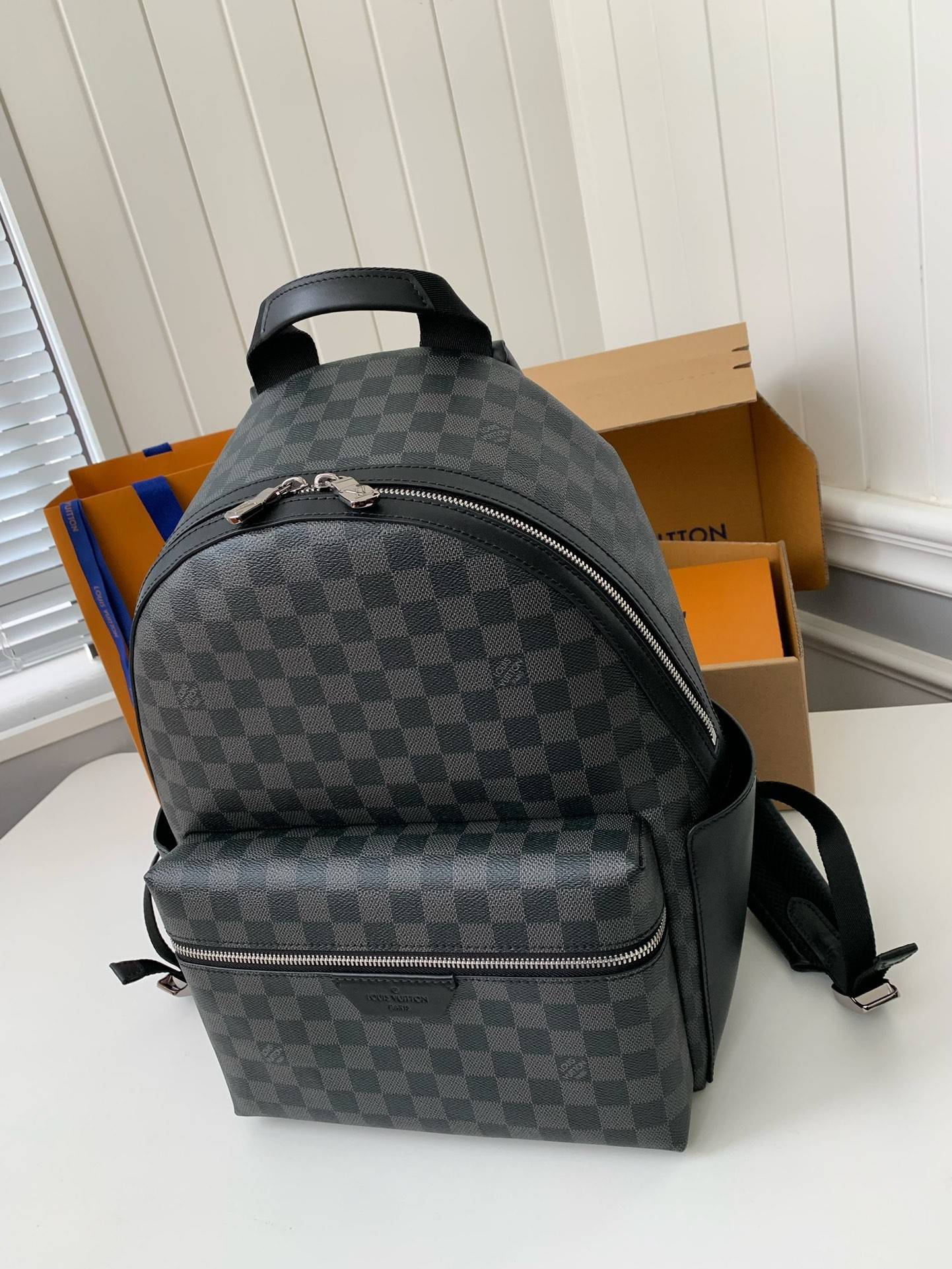 L*V DISCOVERY Small Backpack PM N40514 Size: 29 * 38 * 20cm