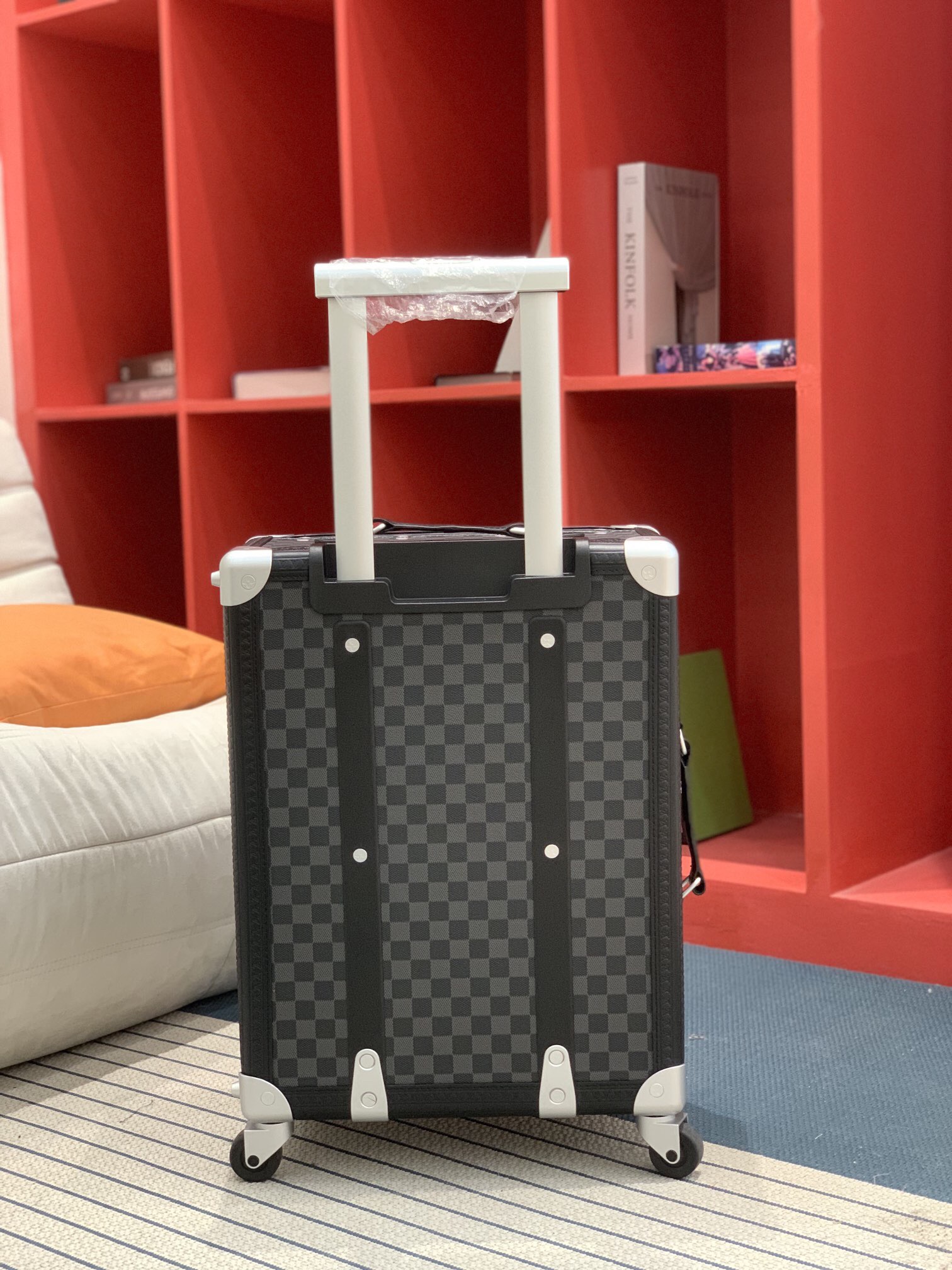 L*V Rolling Trunk