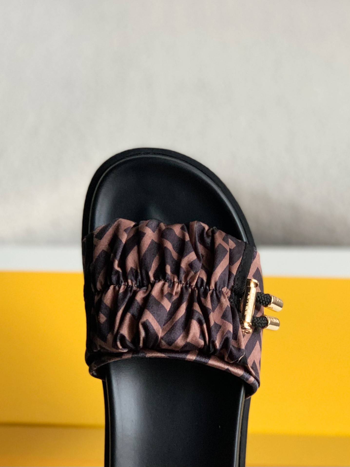 Fendi slippers