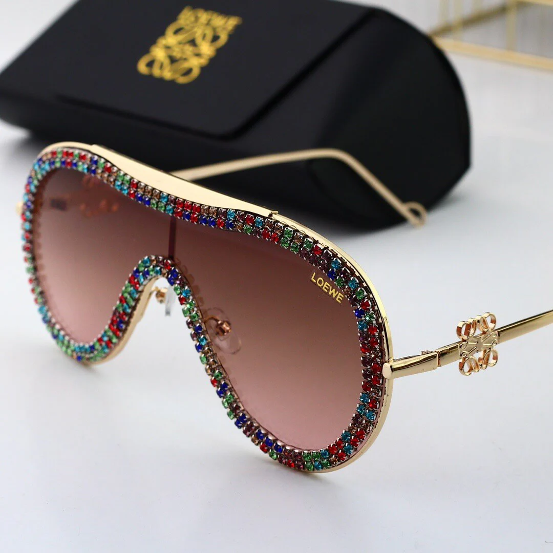 fashionable Di*m*nd shield sunglasses