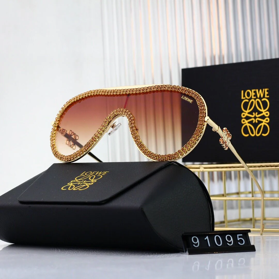 fashionable Di*m*nd shield sunglasses