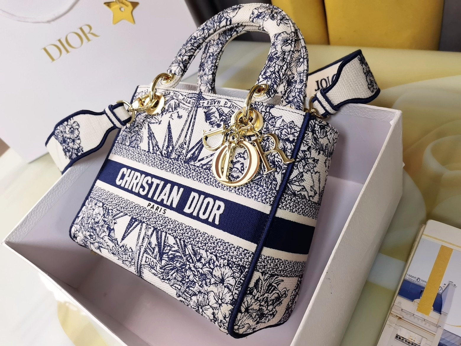 Medium Lady D-lite Bag