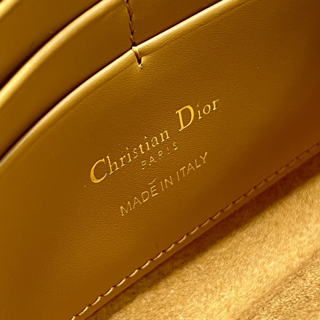 Dior Bobby East-west Pouch With Chain