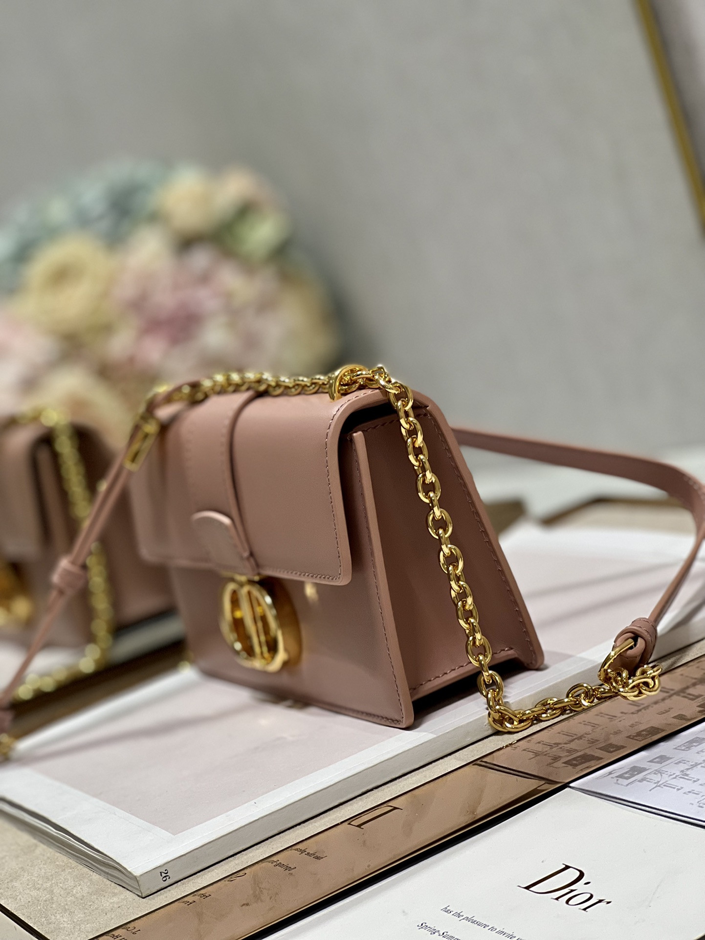 30 Montaigne East-west Bag With Chain