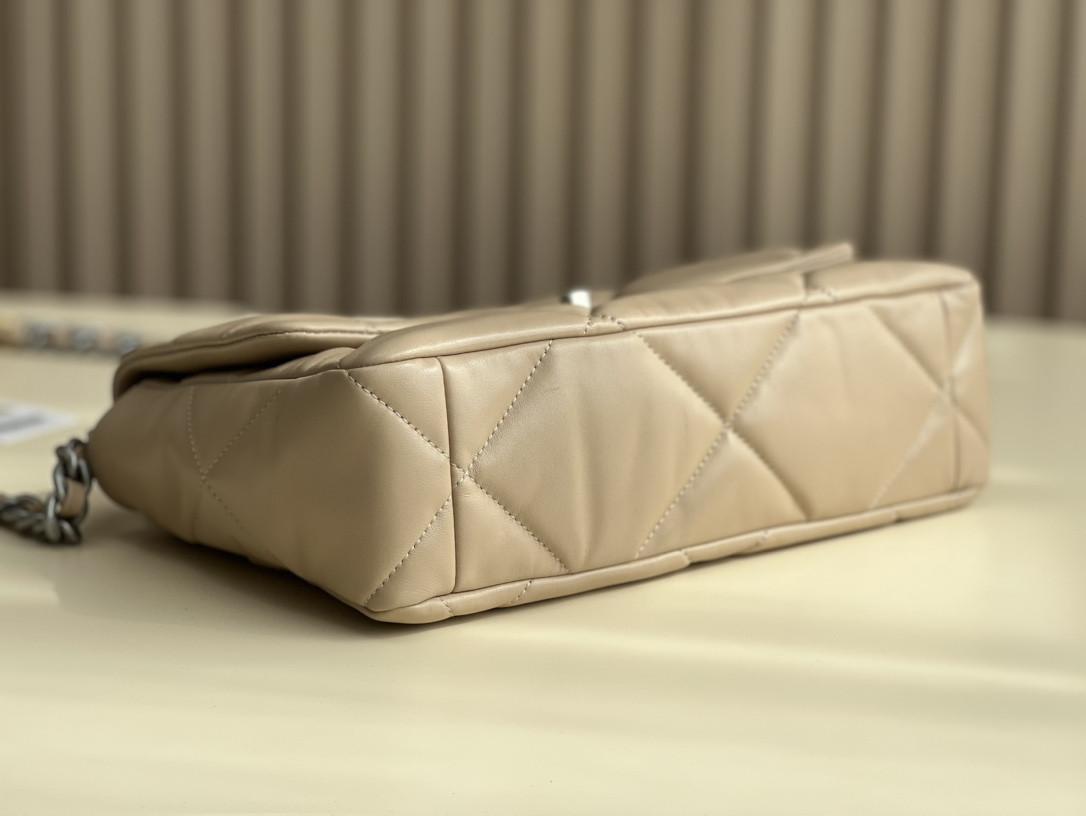 Chanle 19 Handbag