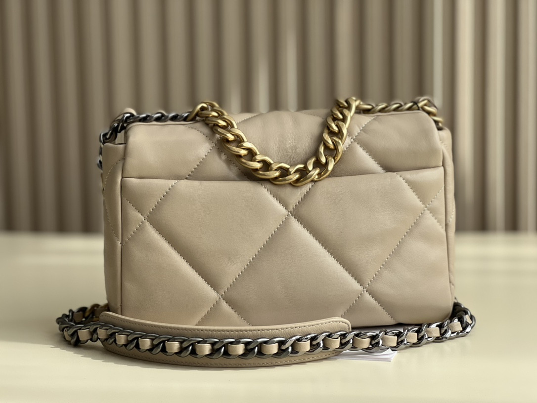 Chanle 19 Handbag