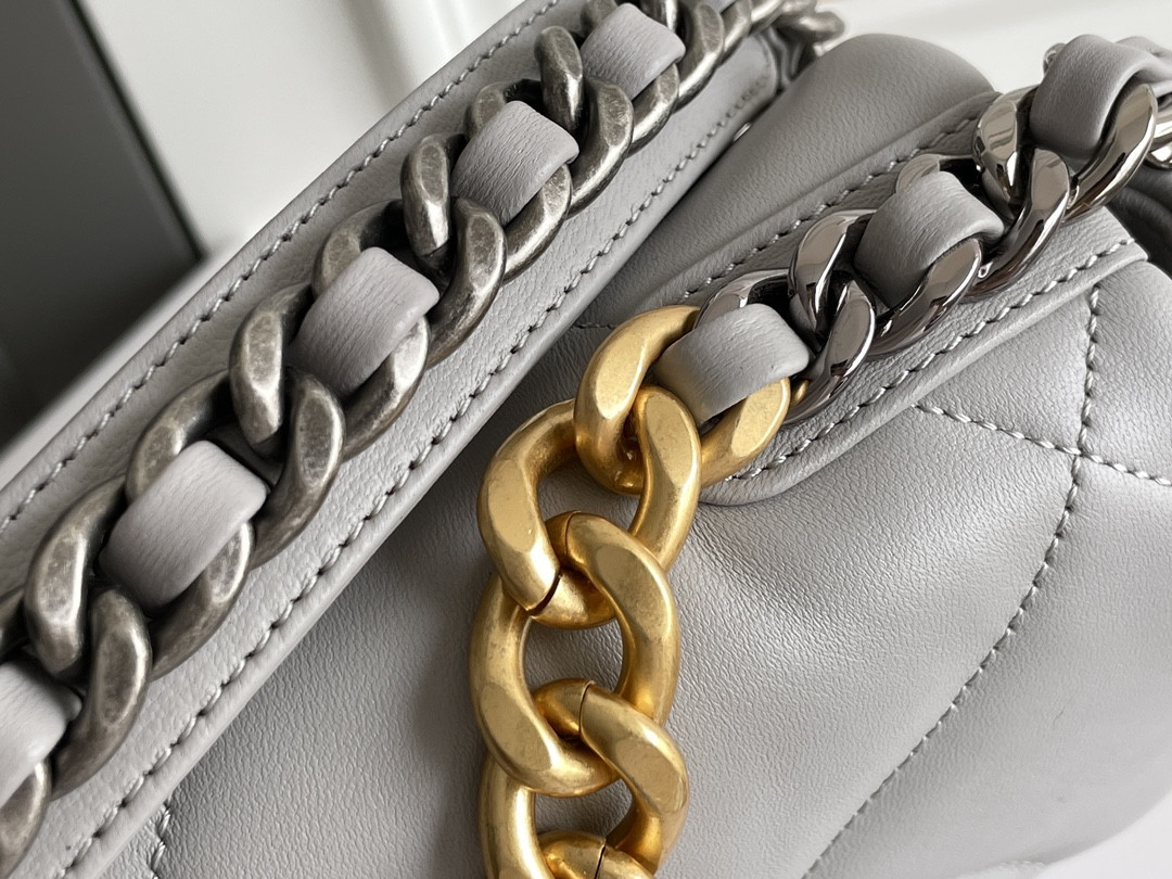 Chanle 19 Handbag
