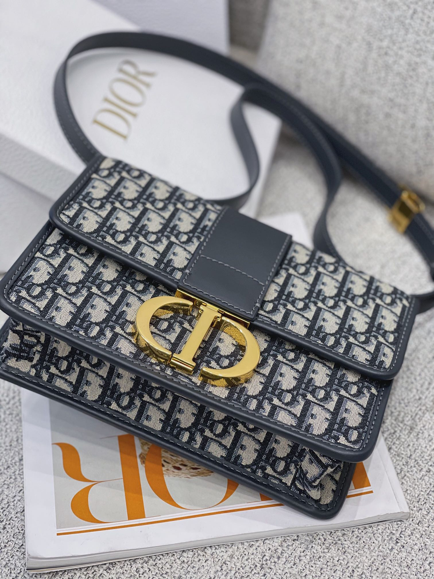 30 Montaigne Bag