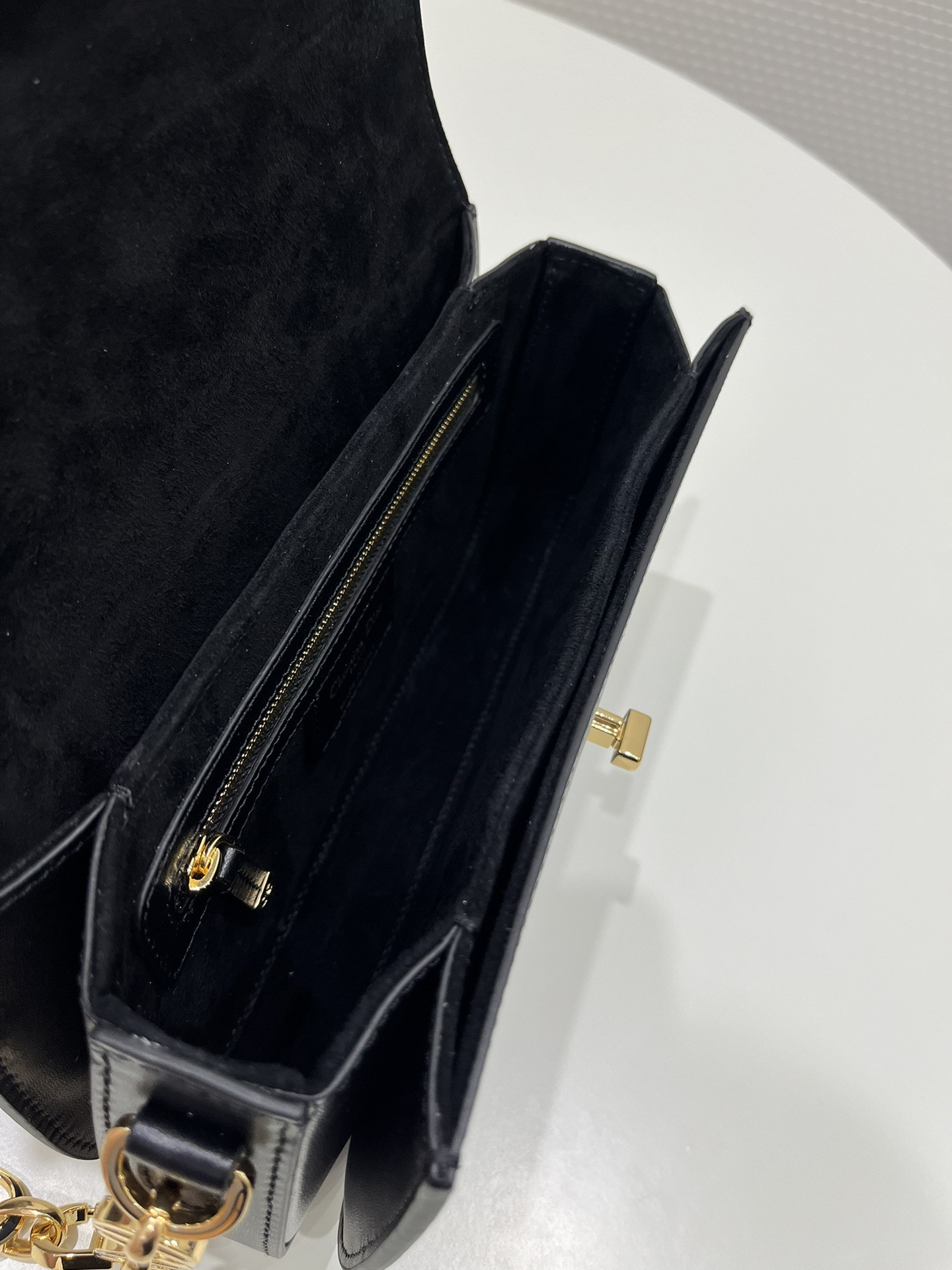 30 Montaigne Bag