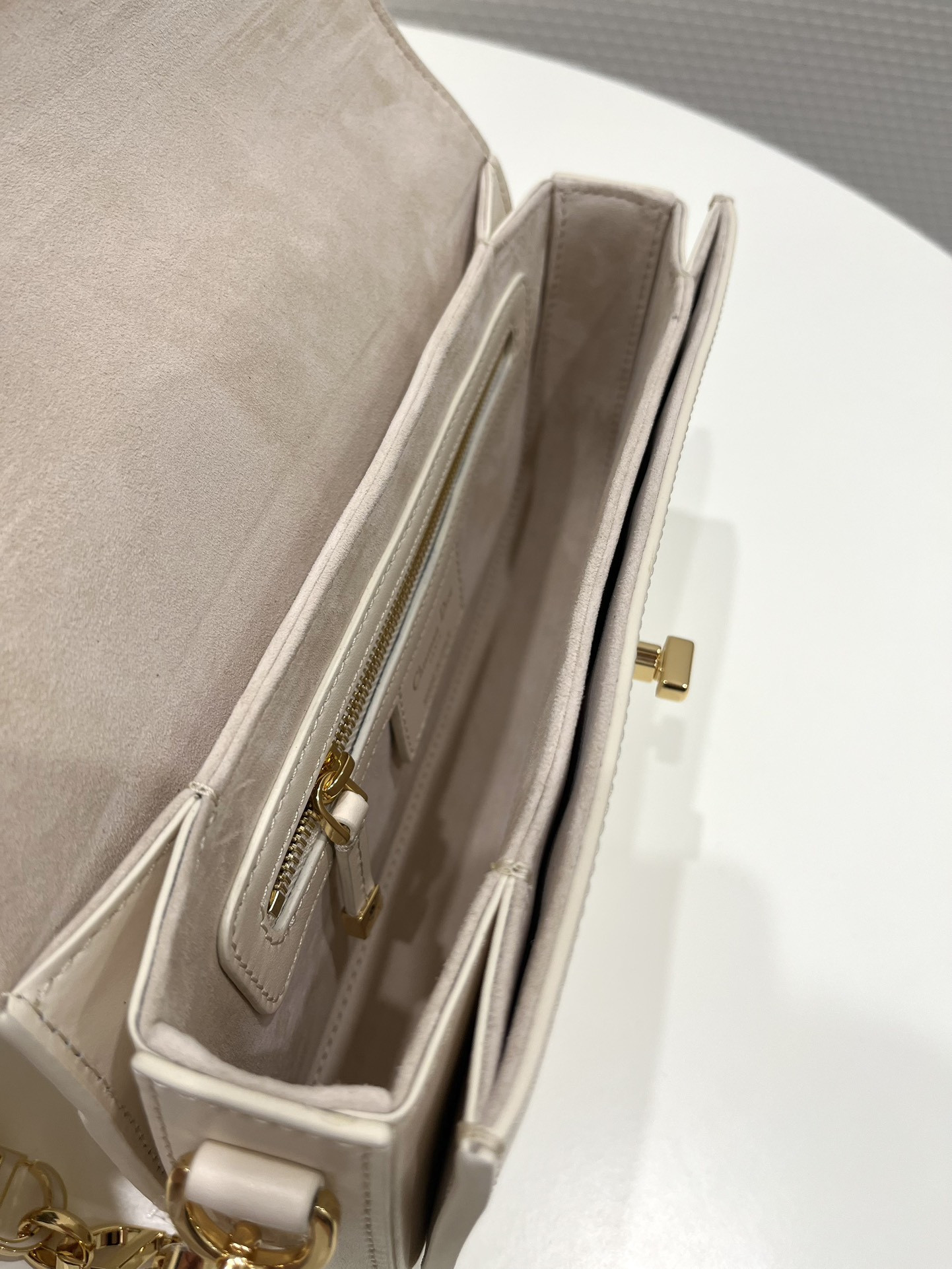 30 Montaigne Bag