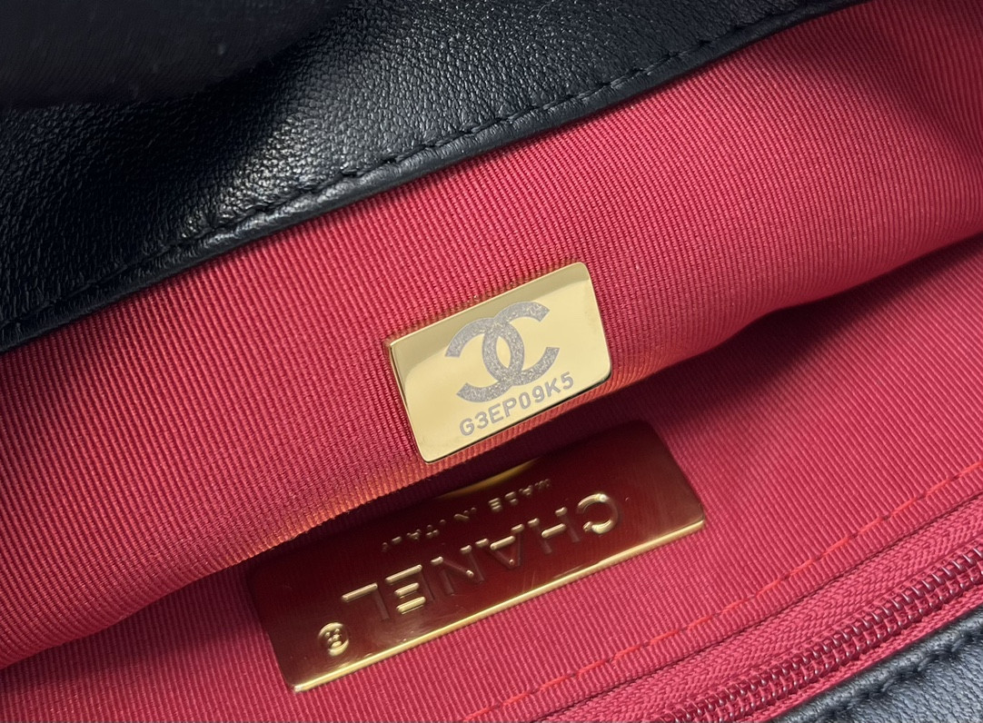 Chanle 19 Handbag
